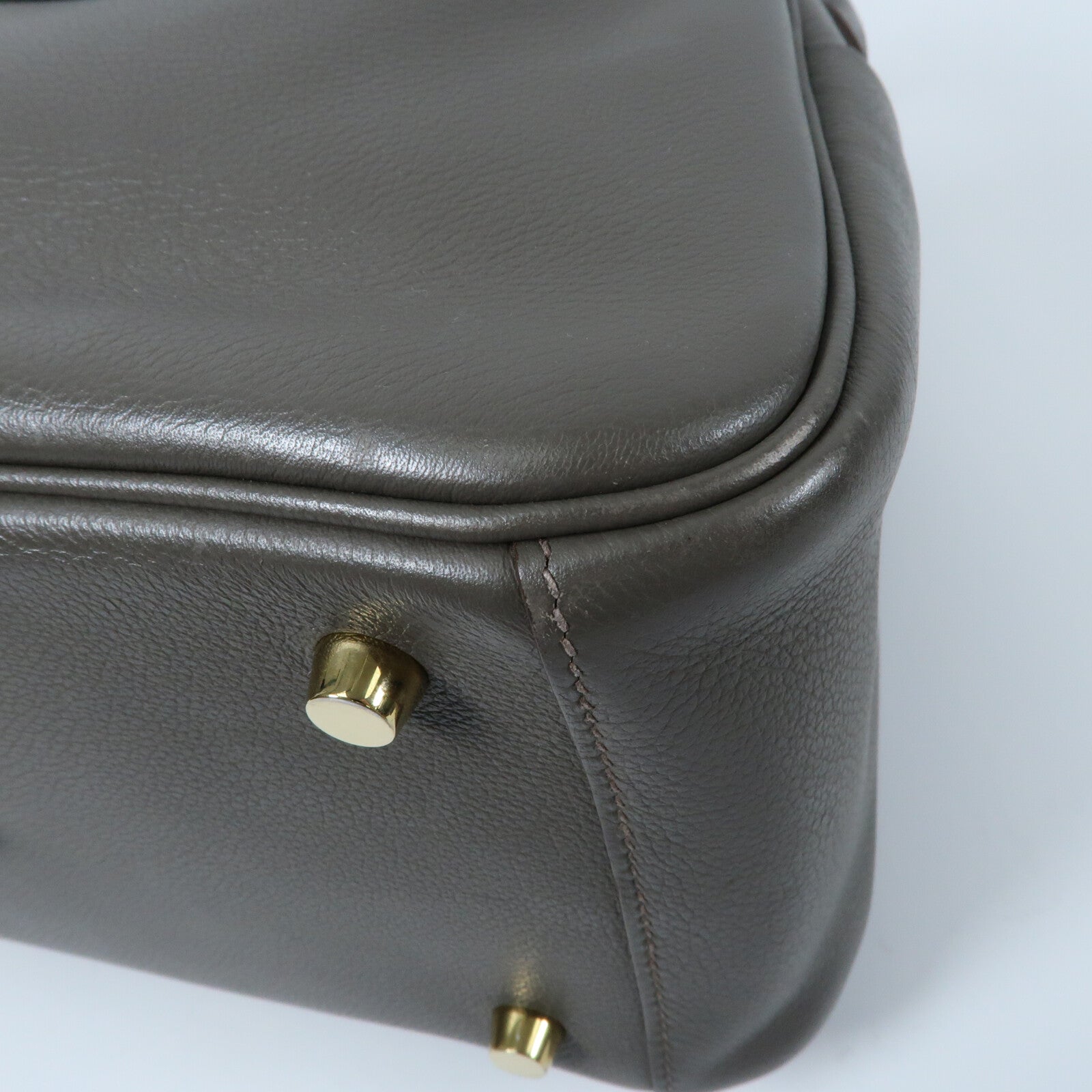 HERMES Evercolor皮革Lindy 26金扣手挽肩背兩用袋Etain
