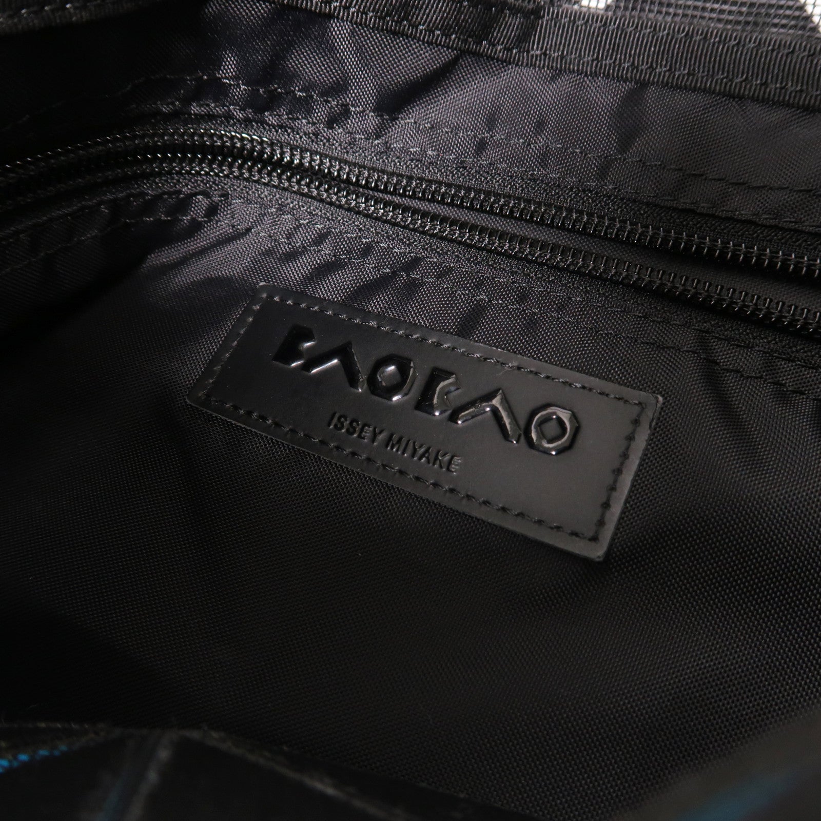 ISSEY MIYAKE PVC Bao Bao手挽袋藍色