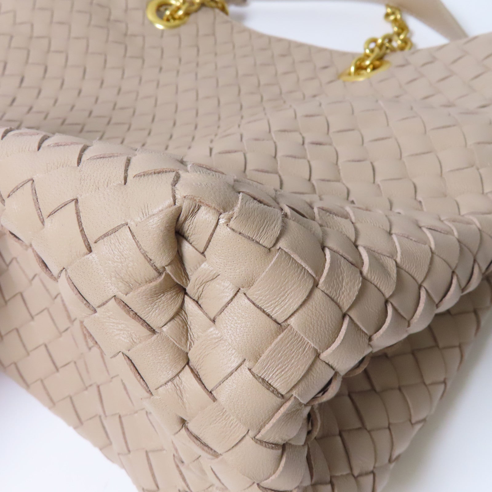 BOTTEGA VENETA 織紋皮革Shoulder Bag金扣鏈帶肩背袋米色