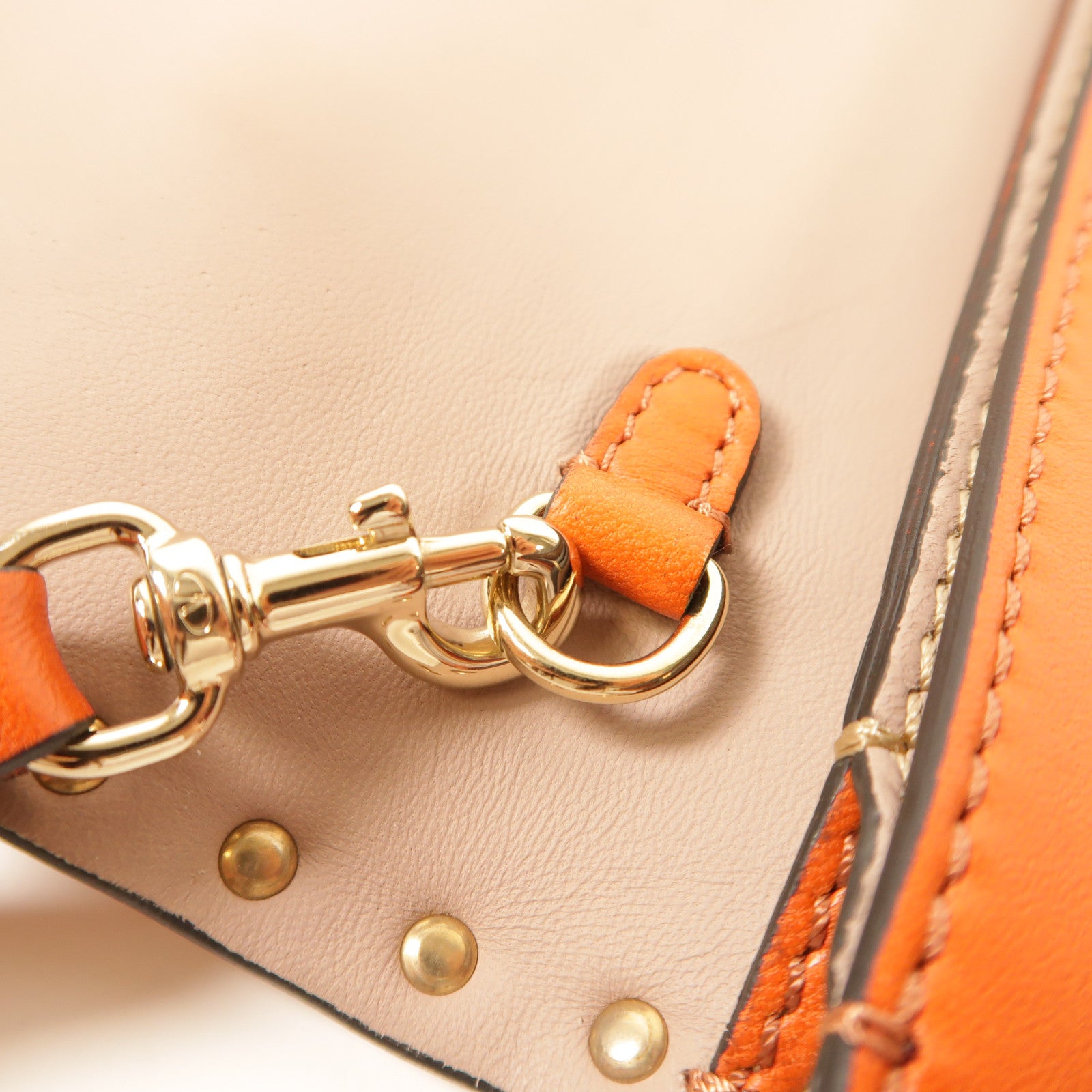 Valentino 【激減優惠】牛皮皮革Clutch金扣手拿包