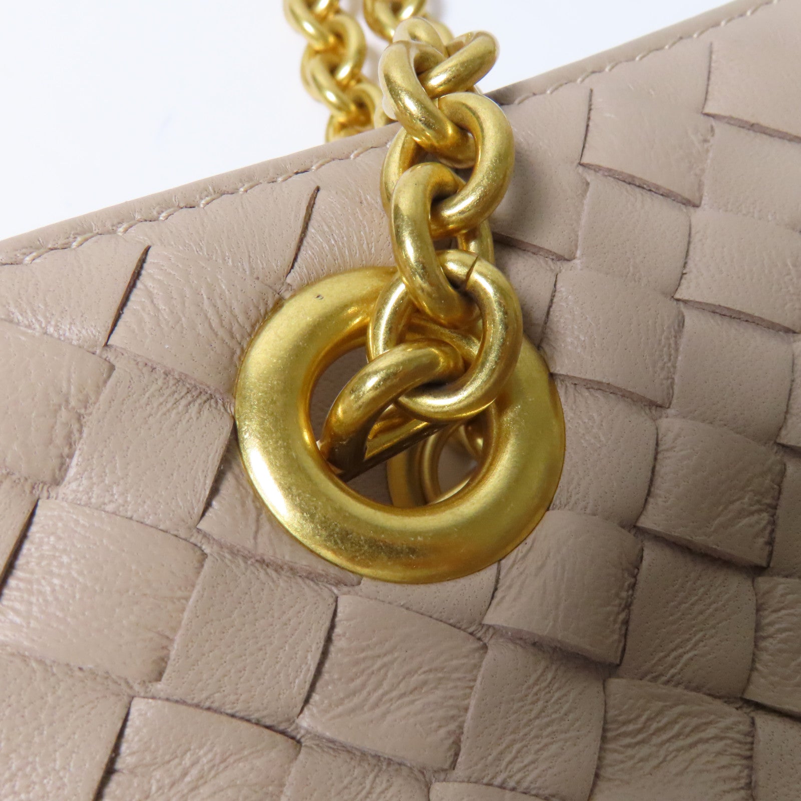 BOTTEGA VENETA 織紋皮革Shoulder Bag金扣鏈帶肩背袋米色