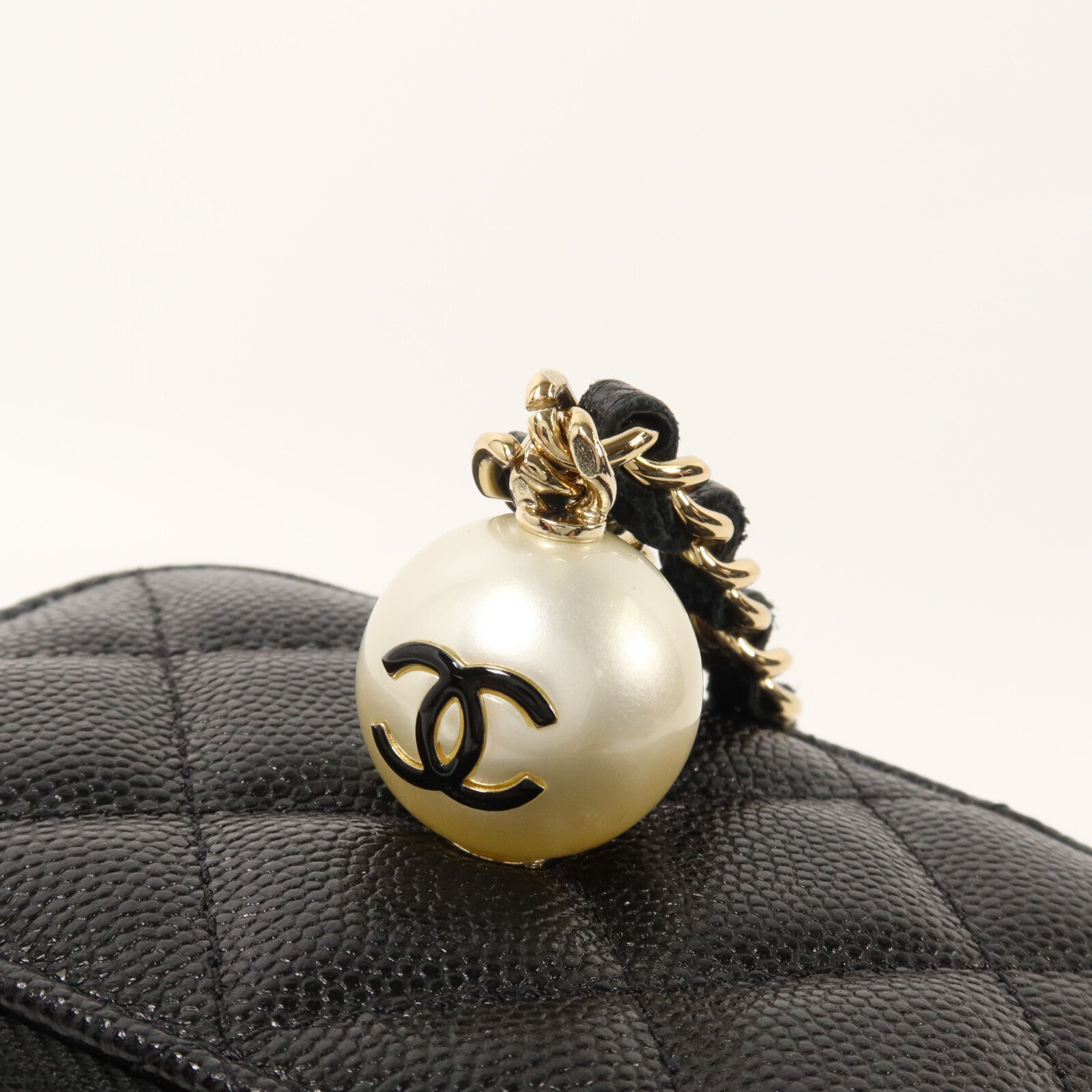 CHANEL 牛皮皮革Vanity Case鏈帶手拿包