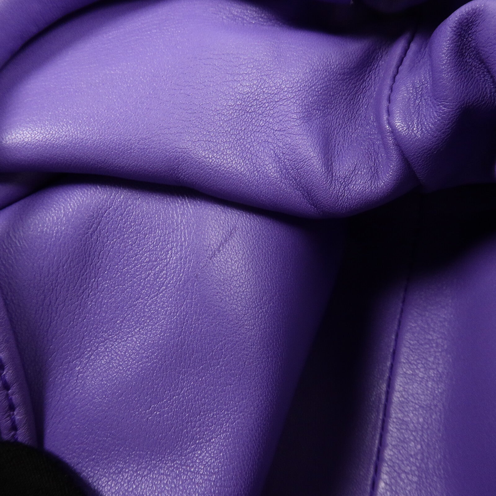 BOTTEGA VENETA 羊皮皮革The Mini Pouch肩背袋