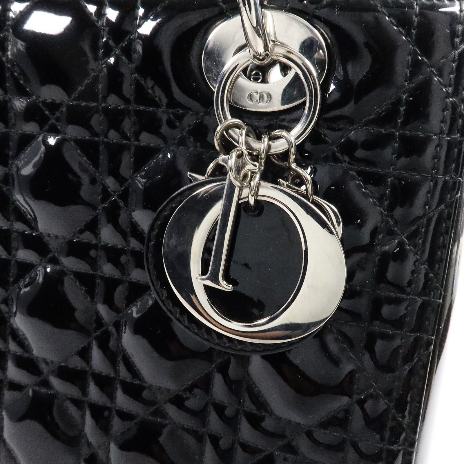 Dior 漆皮皮革Lady Dior Medium金扣手挽肩背兩用袋