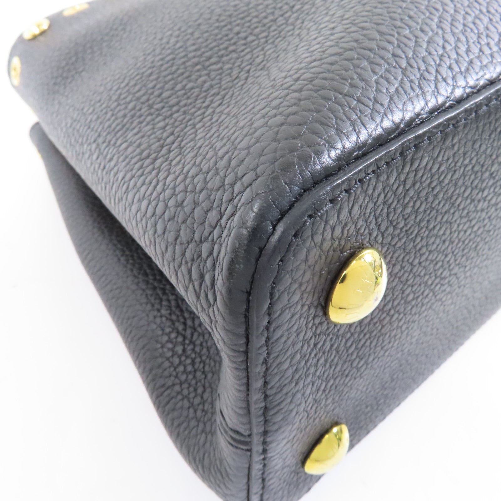 LOUIS VUITTON 牛皮皮革Capucines MM金扣手挽肩背兩用袋黑色