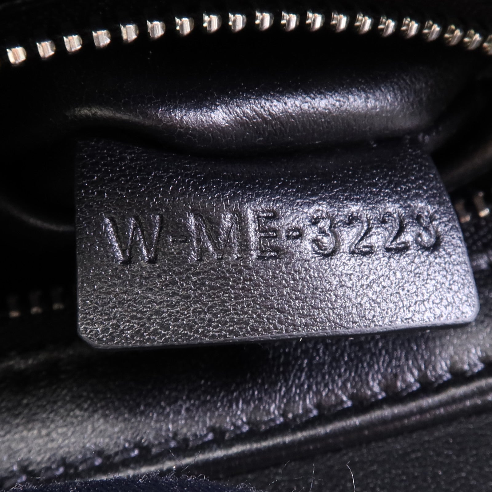 CELINE 牛皮皮革Teen Troimphe銀扣肩背袋