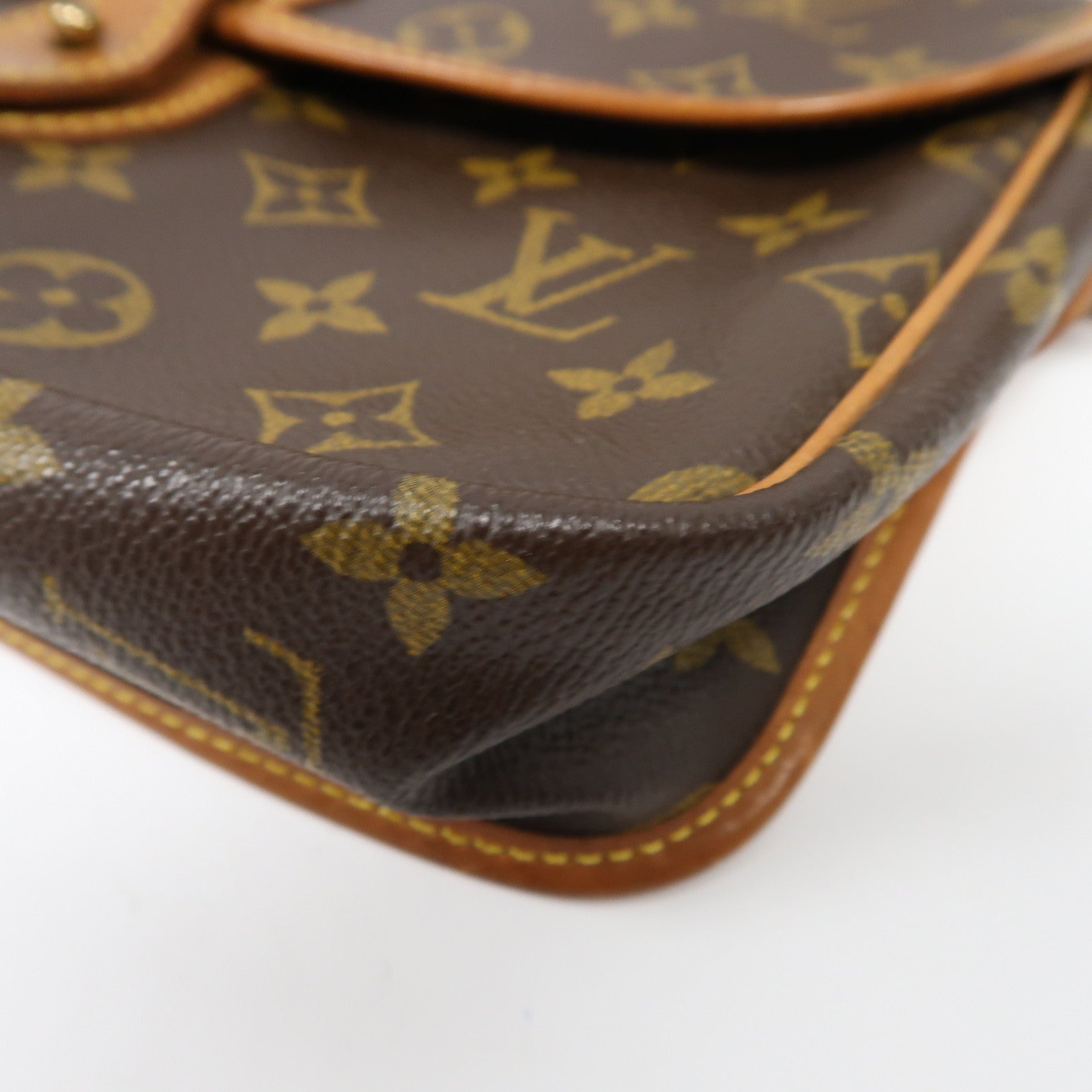 LOUIS VUITTON Monogram Gibeciere金扣肩背袋啡色