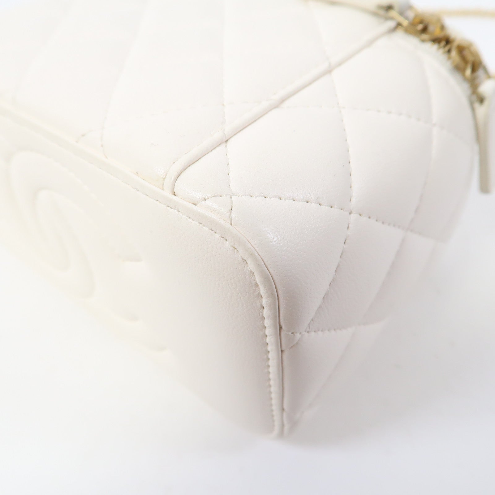 CHANEL 【激減優惠】菱格羊皮皮革Vanity Case金扣鏈帶肩背袋白色