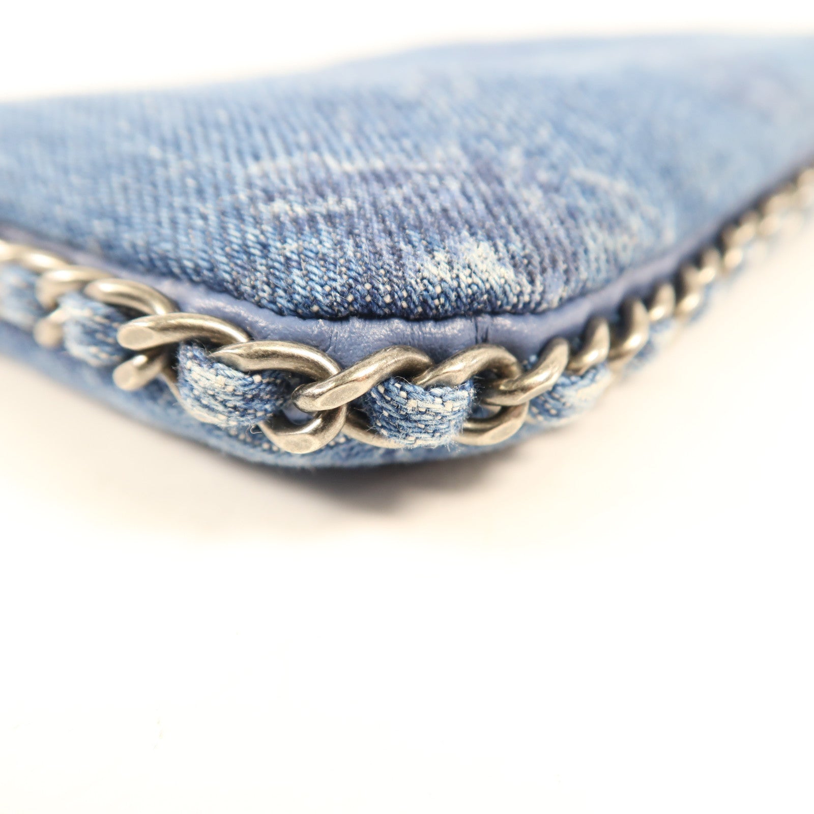 CHANEL 牛仔布Clutch銀扣手拿包