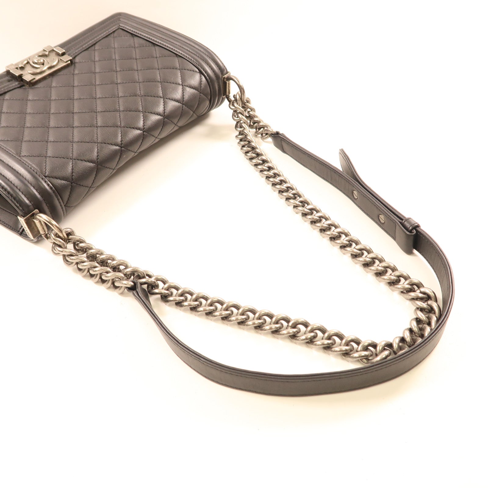 CHANEL 牛皮皮革Boy 25鏈帶肩背袋