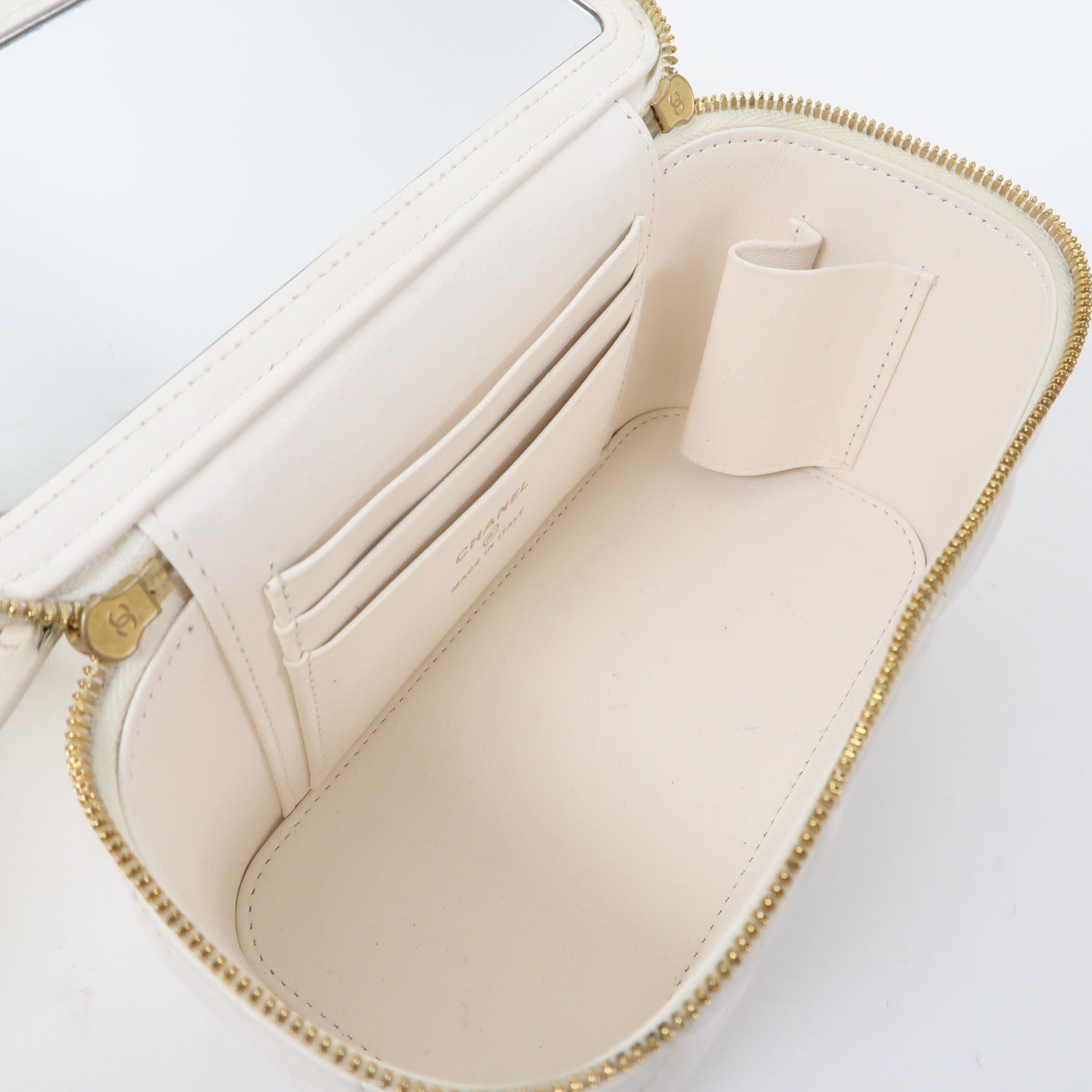 CHANEL 【激減優惠】菱格羊皮皮革Vanity Case金扣鏈帶肩背袋白色