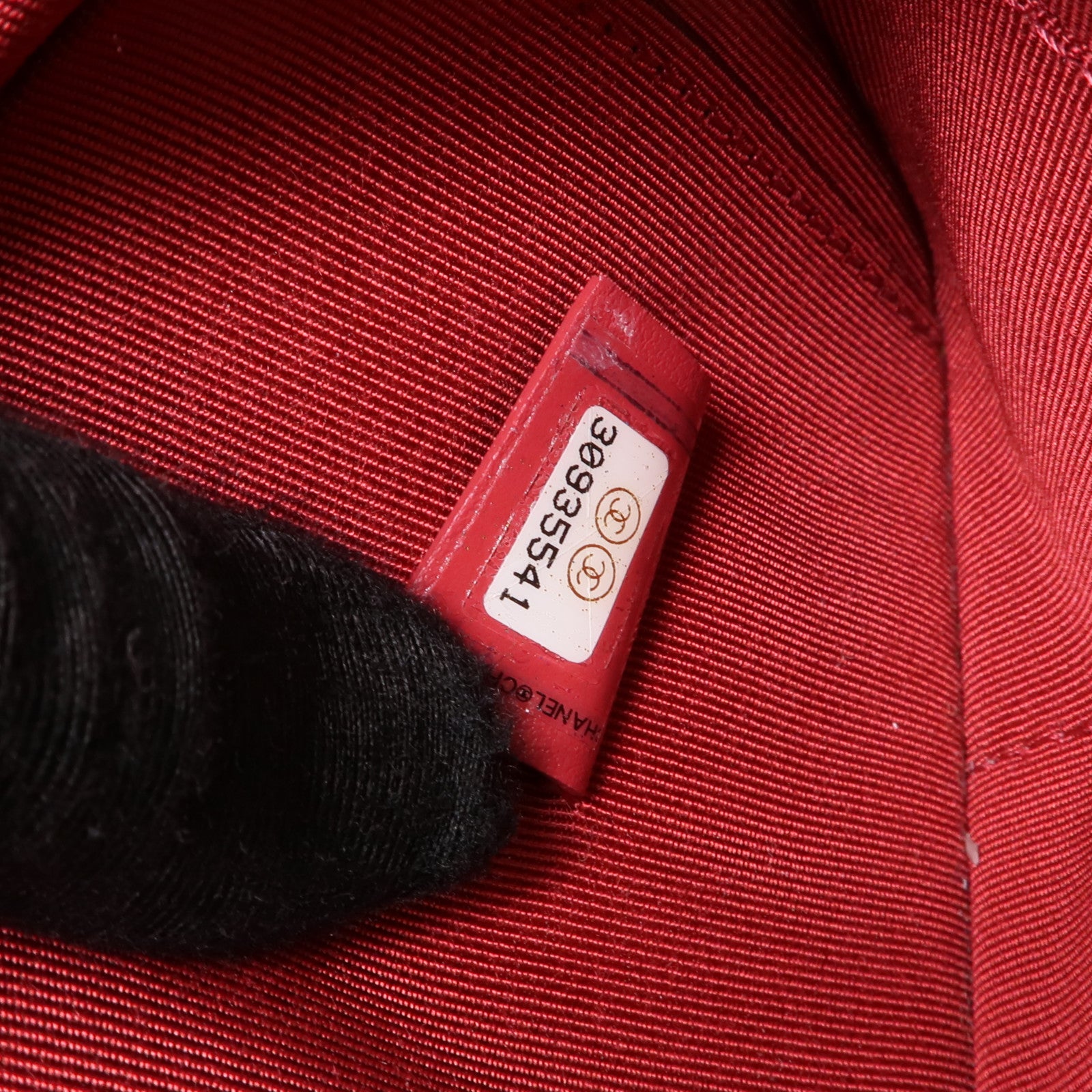 CHANEL 皮革Chanel 19 Pouch金扣手拿包黑色