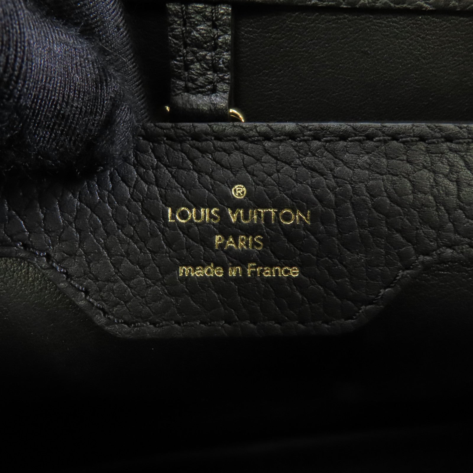 LOUIS VUITTON 牛皮皮革Capucines MM金扣手挽肩背兩用袋黑色