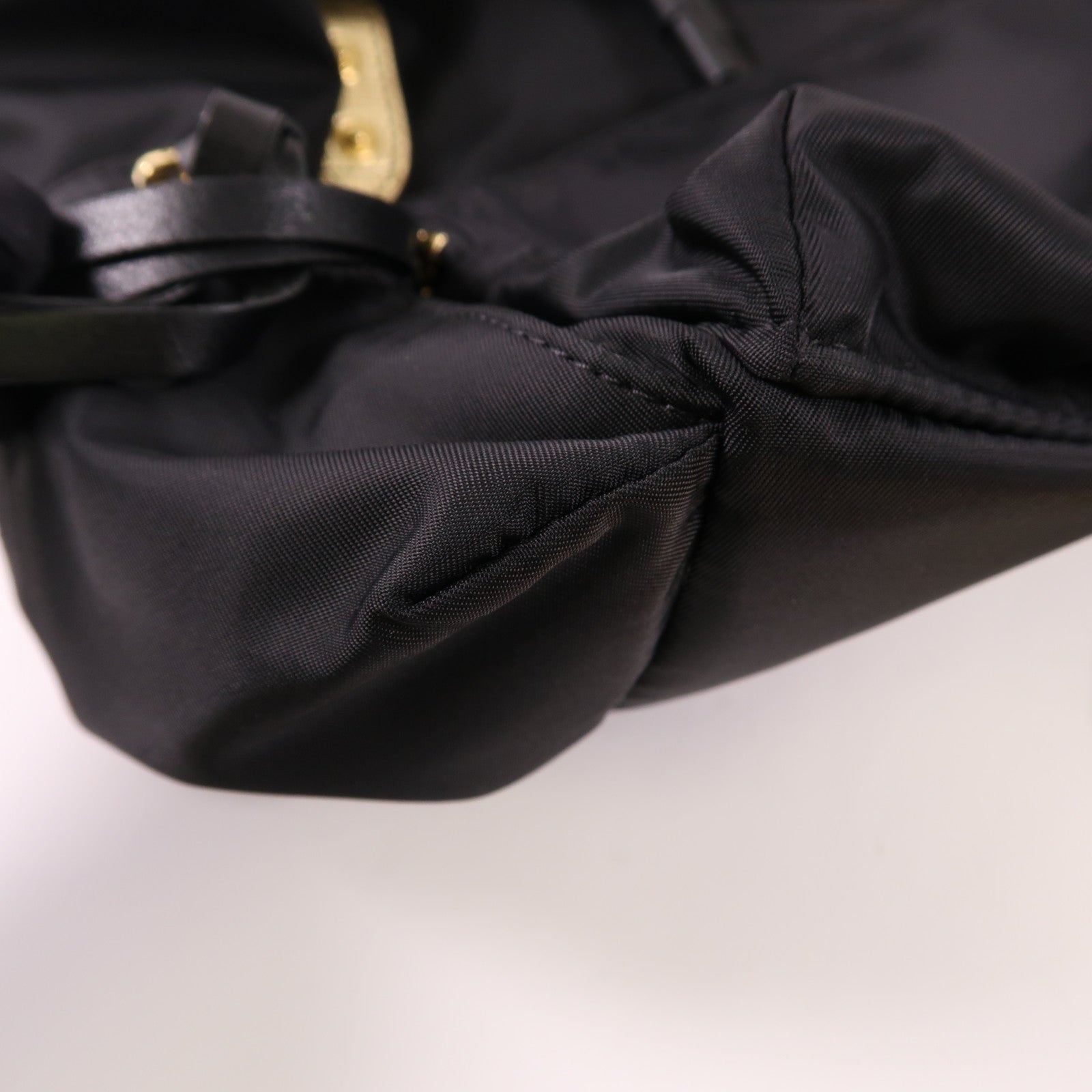 BURBERRY 尼龍Backpack金扣背包