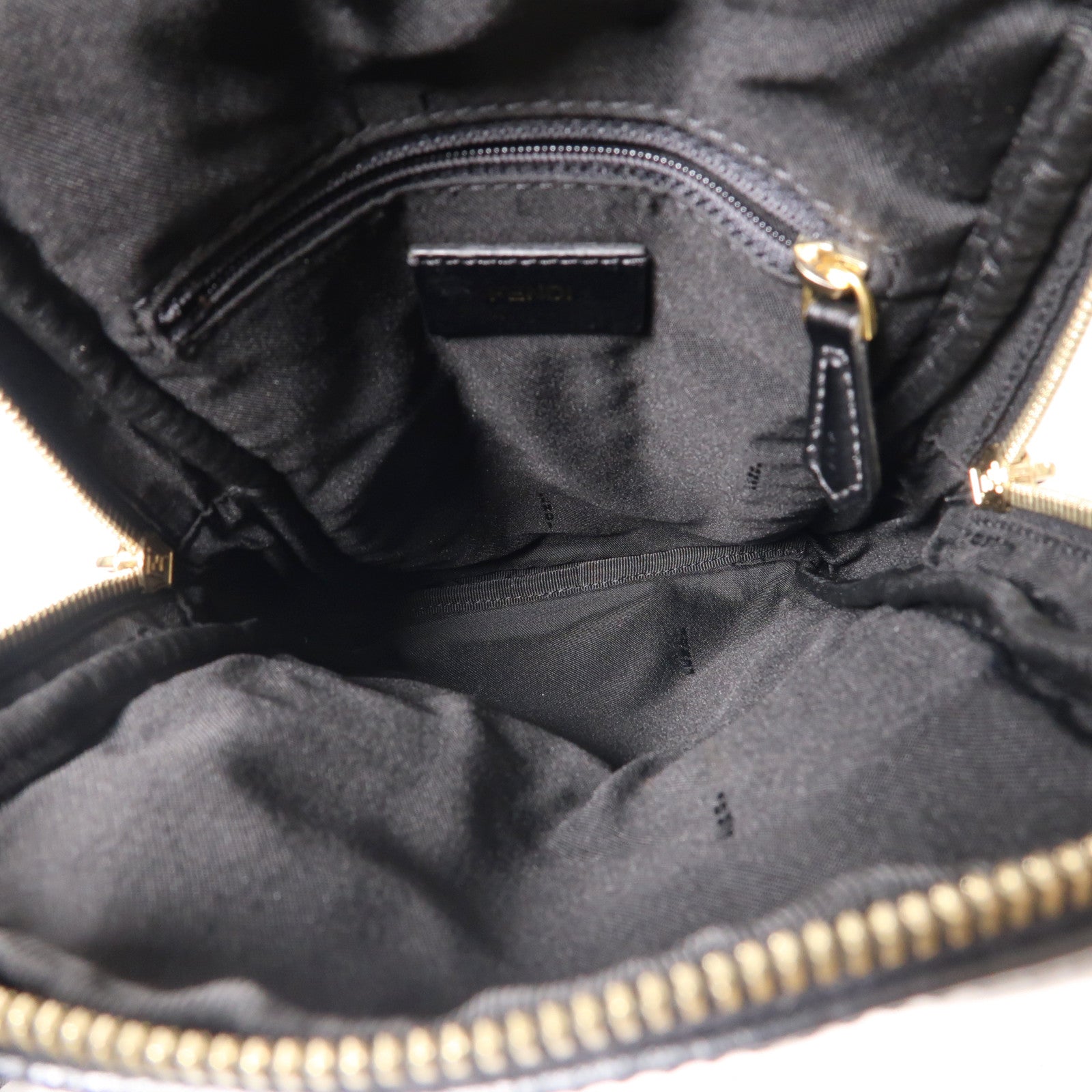 FENDI 牛皮皮革Monster Baggy Body Bag金扣腰包黑色