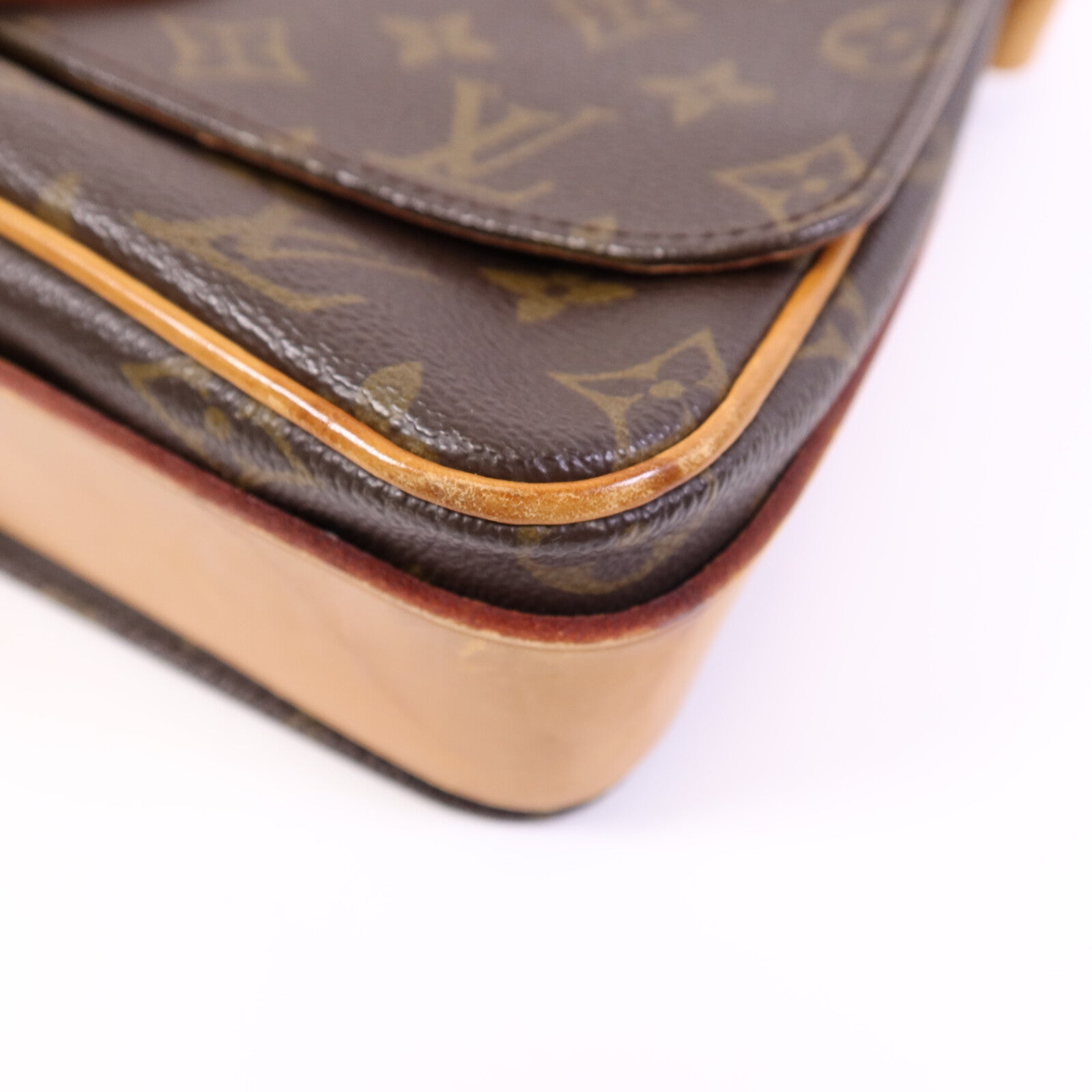 LOUIS VUITTON Monogram Cartouchiere GM金扣肩背袋