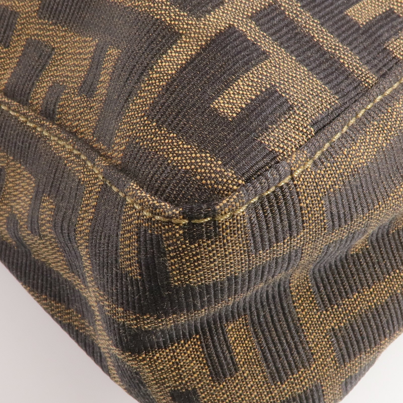 FENDI 帆布Zucchino金扣肩背袋