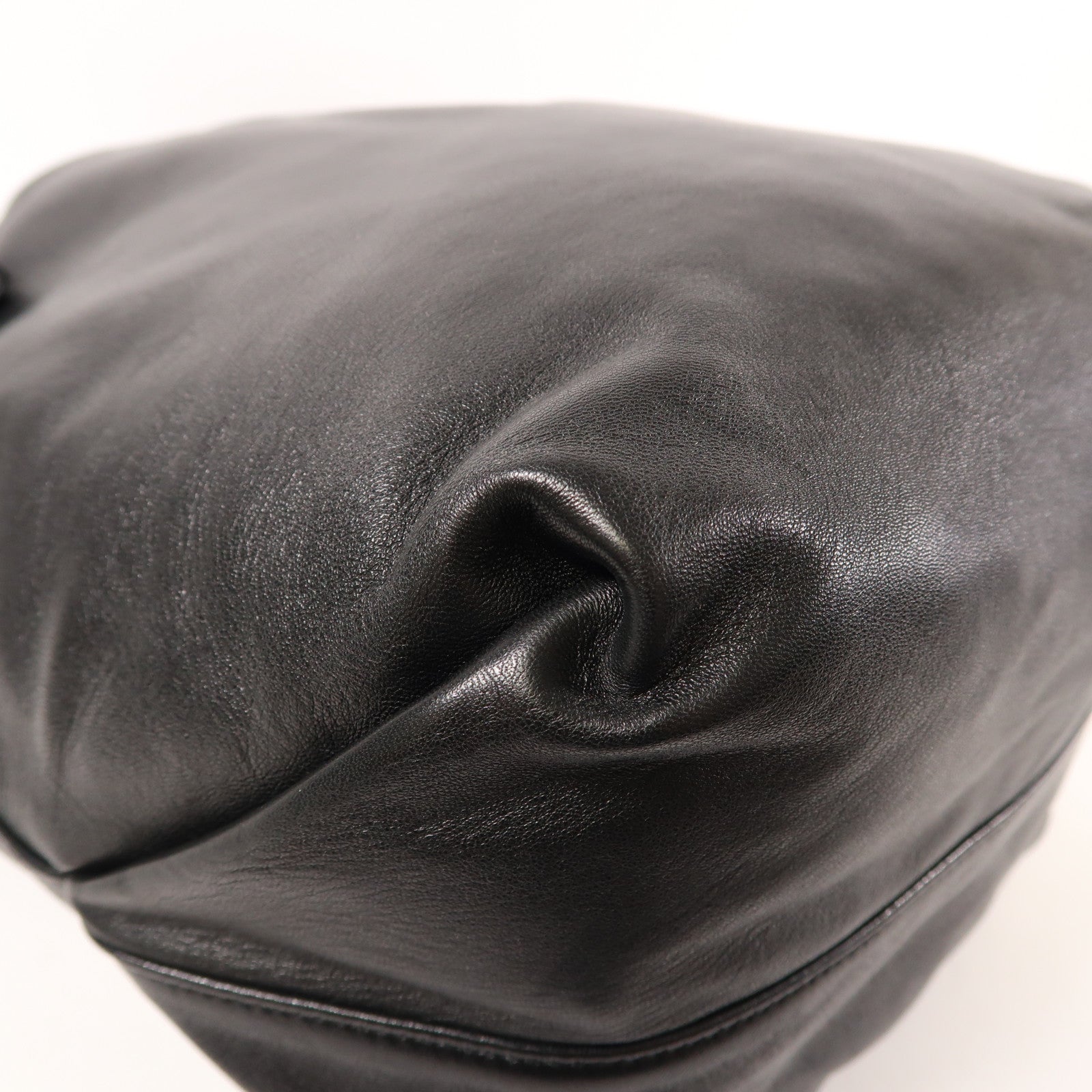 SAINT LAURENT 羊皮皮革Bucket Bag銀扣肩背袋