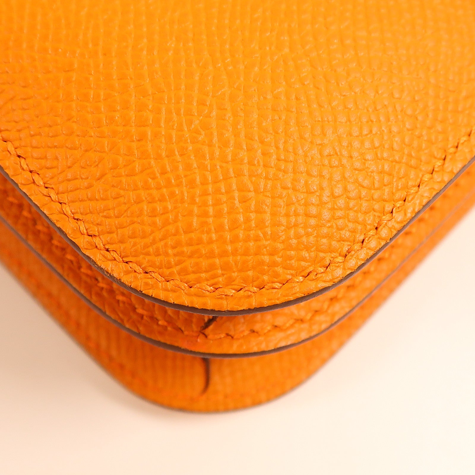 HERMES Epsom皮革Constance Mini金扣肩背袋Orange