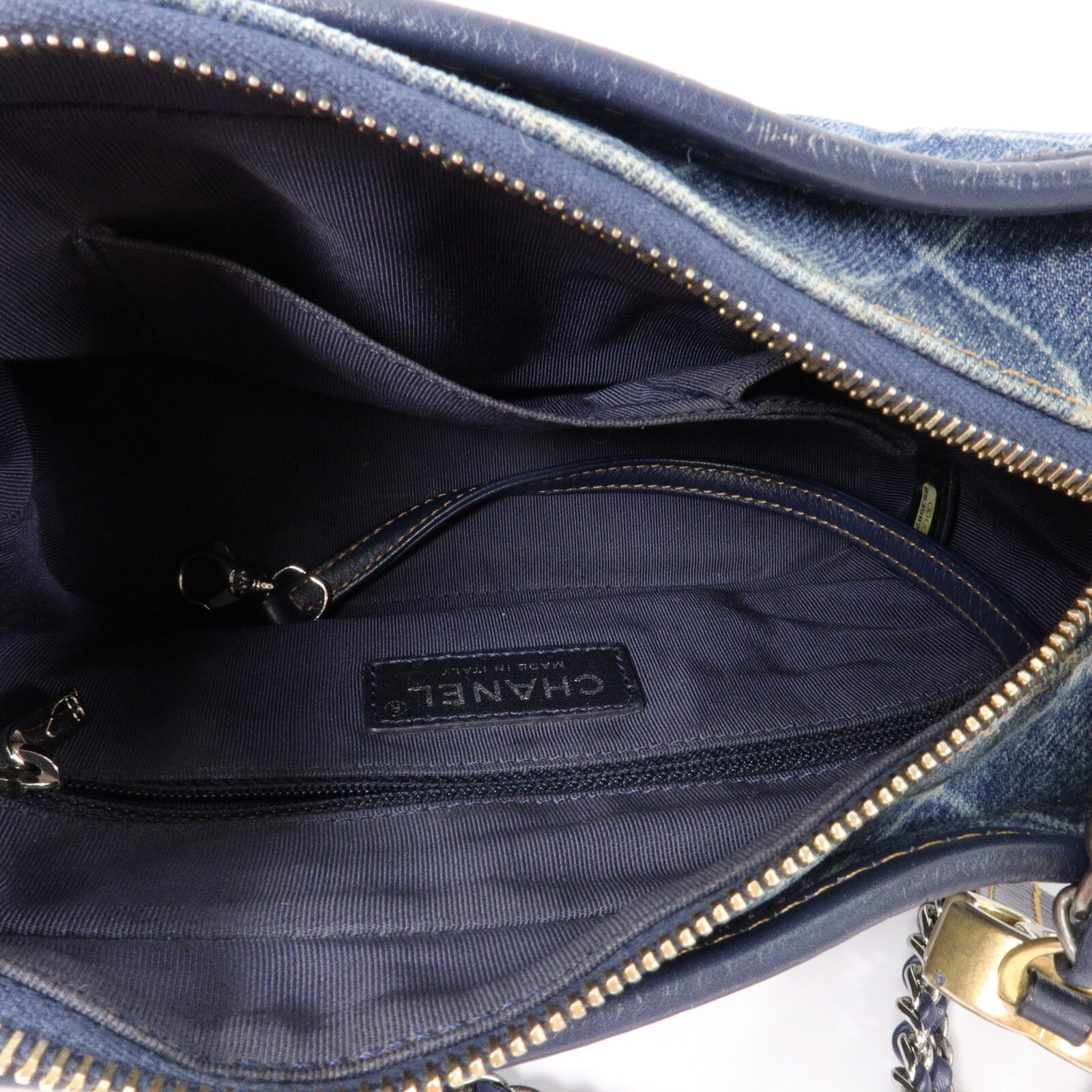 CHANEL 牛仔布Gabrielle Hobo鏈帶肩背袋