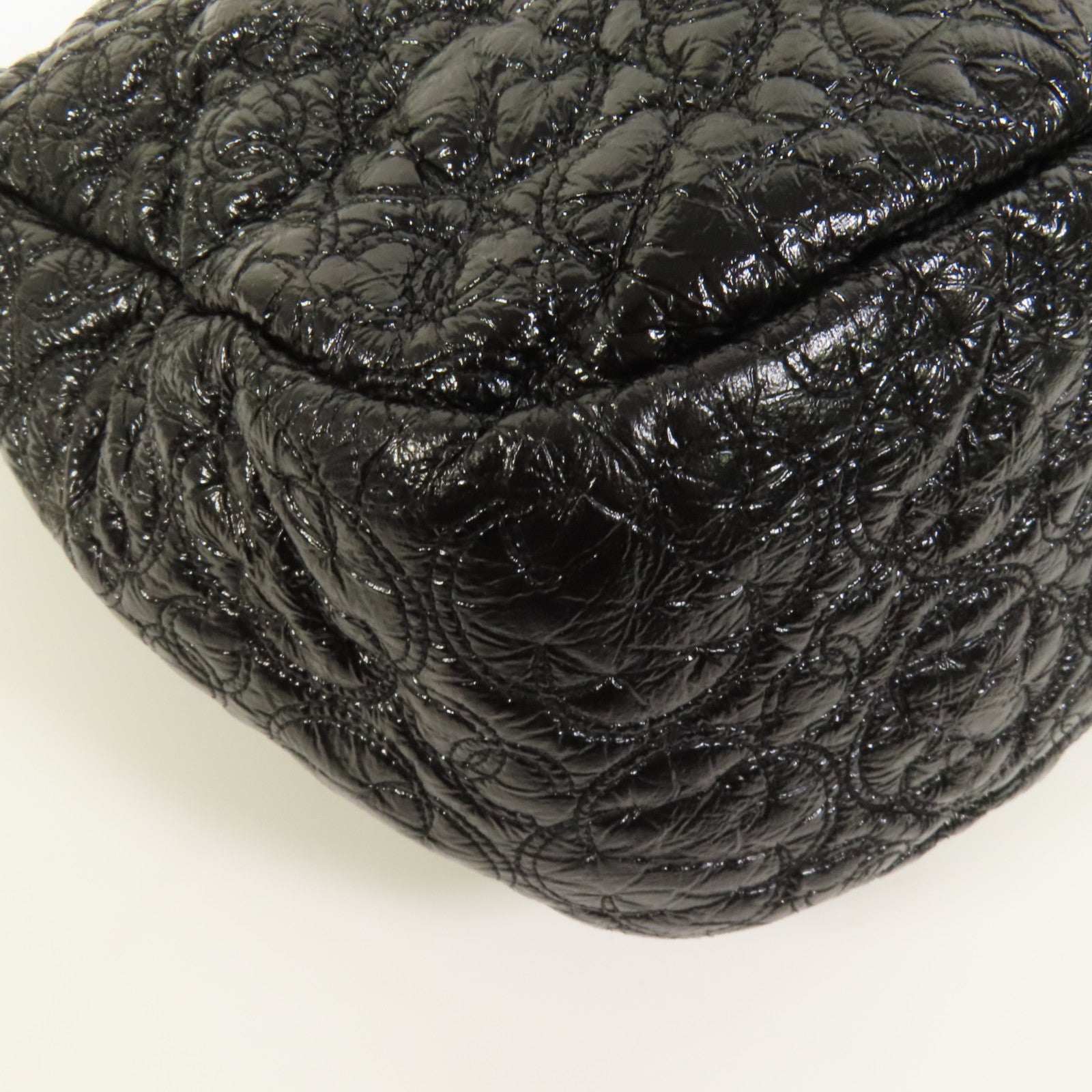 CHANEL 漆皮皮革Chain Shoulder銀扣肩背袋