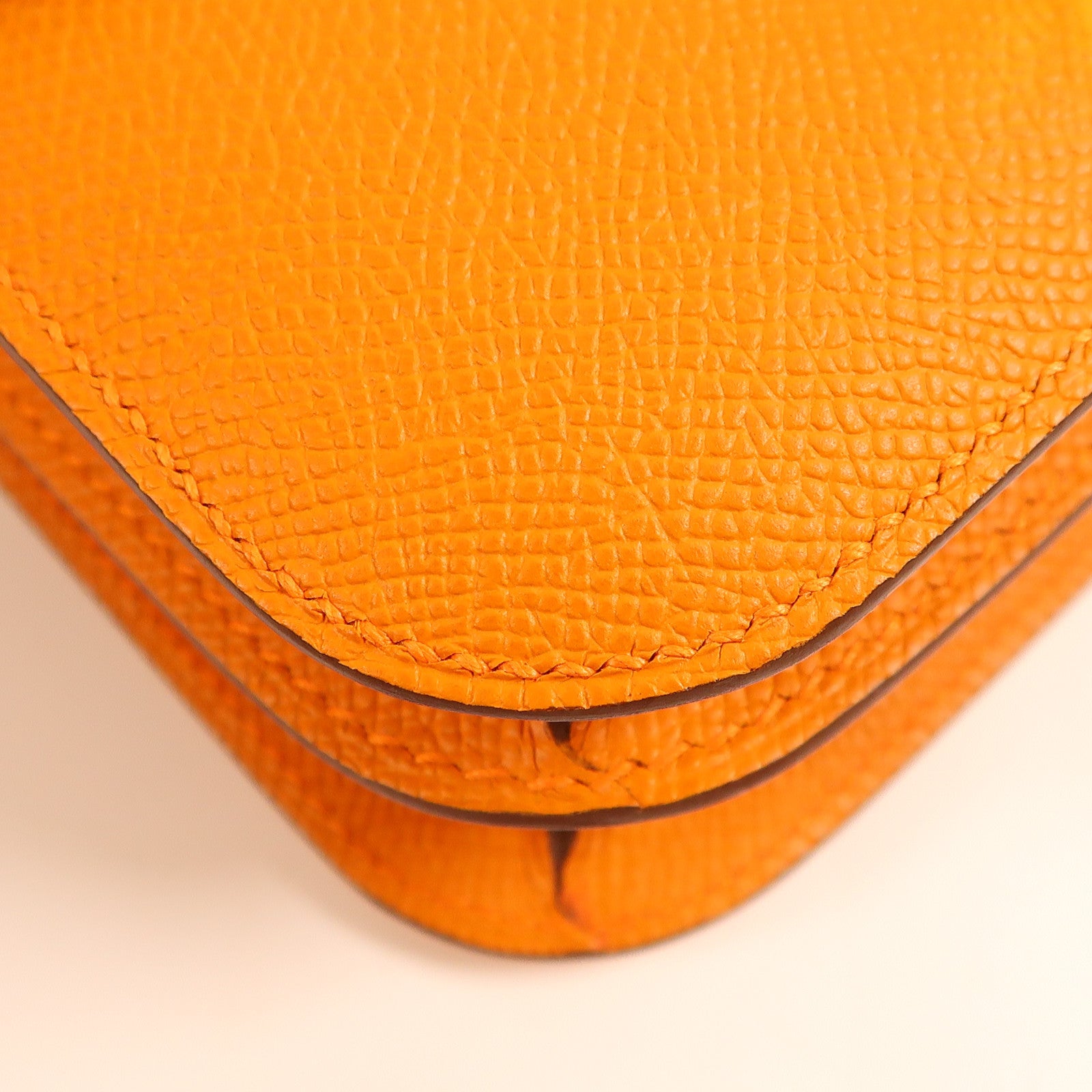 HERMES Epsom皮革Constance Mini金扣肩背袋Orange
