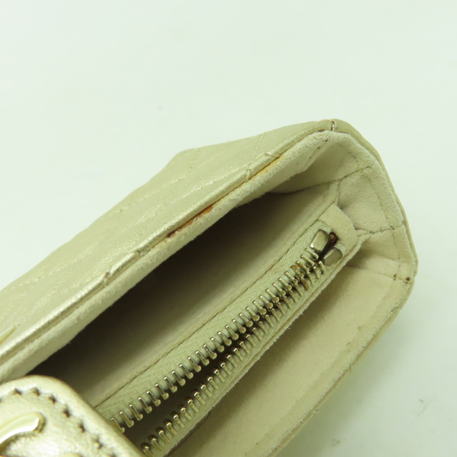 CHANEL 【激減優惠】牛皮皮革Wallet金扣錢包金色