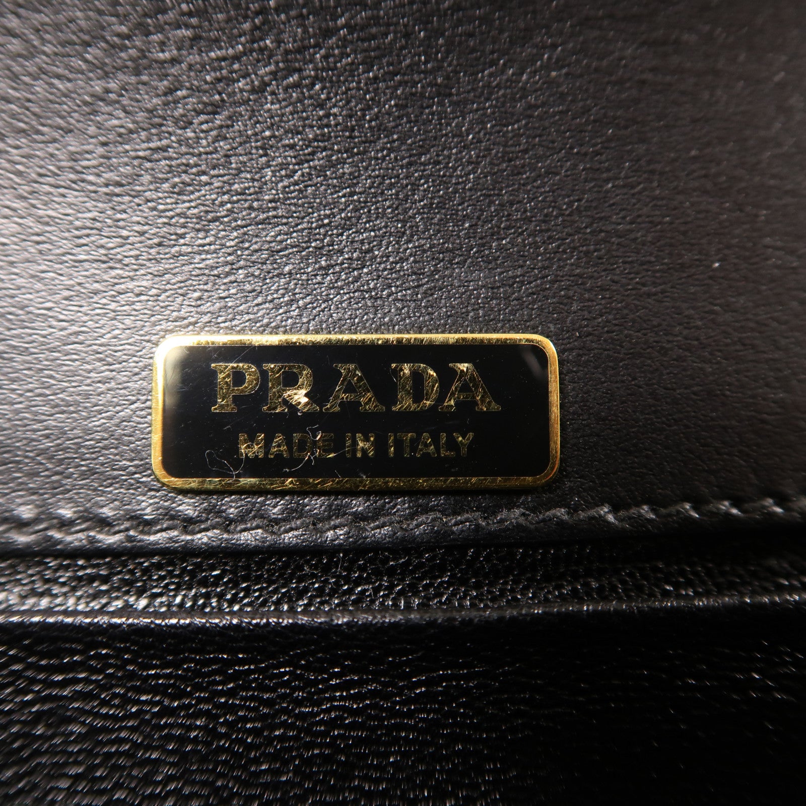 PRADA 牛皮皮革Shoulder Bag金扣肩背袋