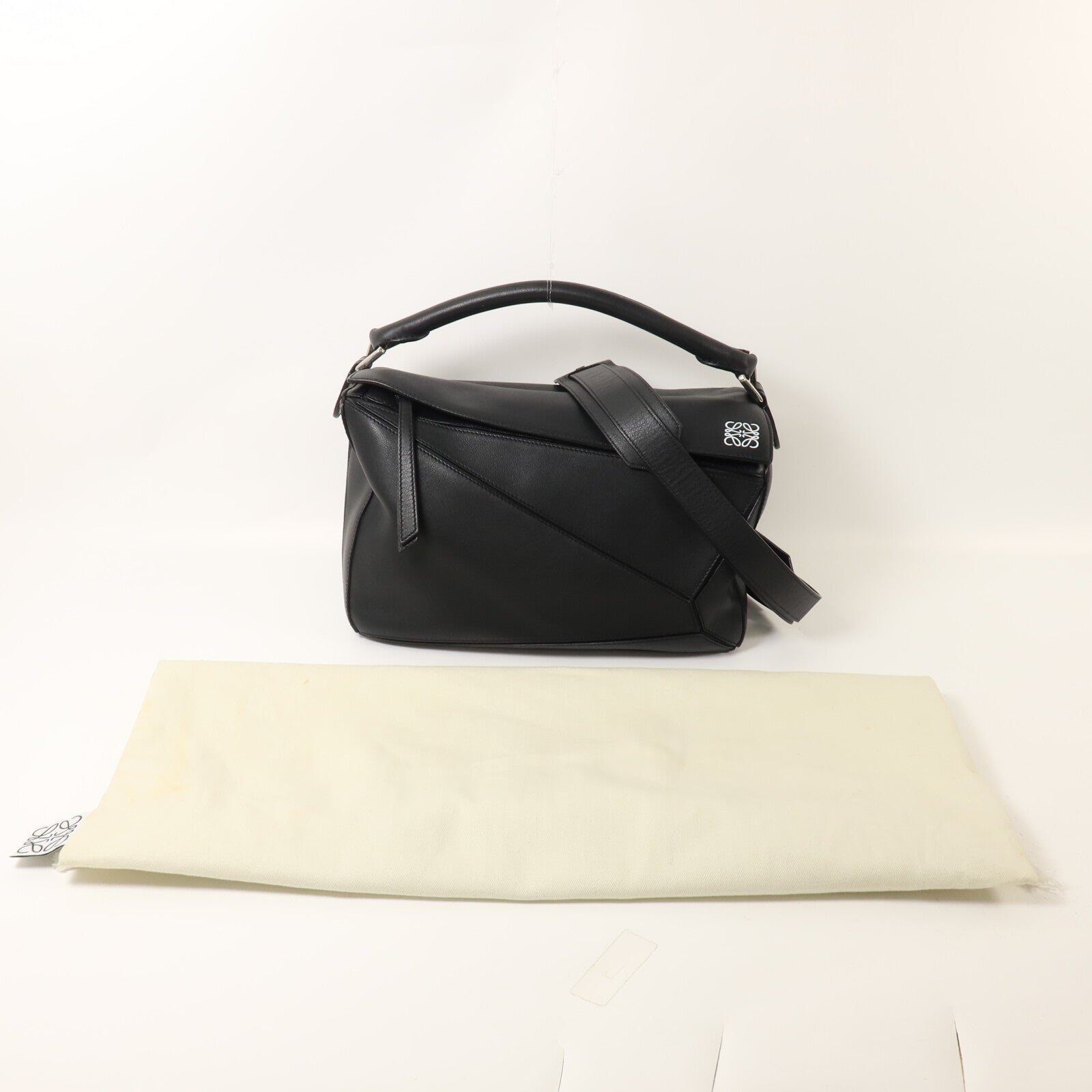 LOEWE 牛皮皮革Puzzle Medium手挽肩背兩用袋