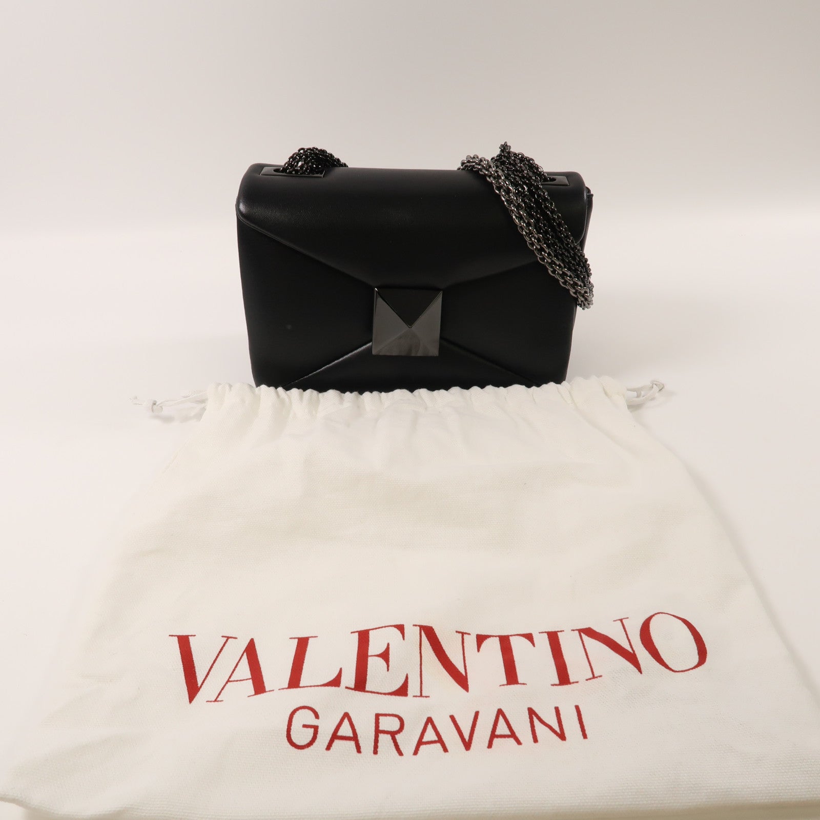 Valentino 羊皮皮革Garavani One Stud鏈帶肩背袋黑色