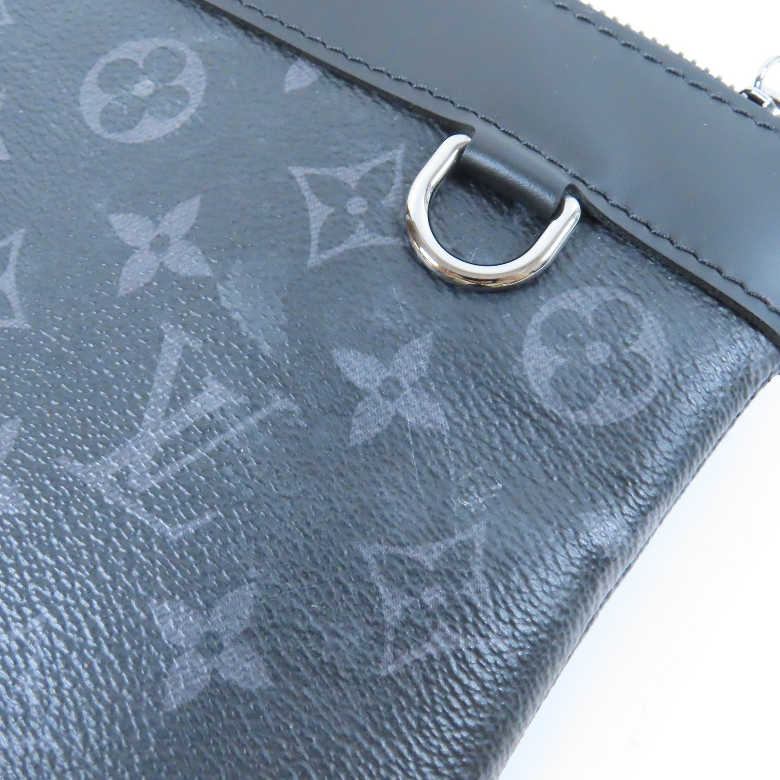 LOUIS VUITTON Monogram Eclipse Pochette Discovery銀扣手拿包黑色