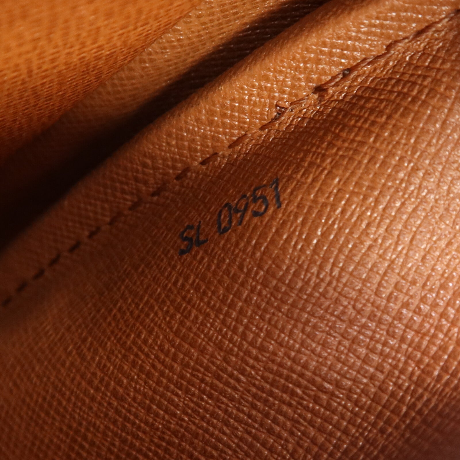 LOUIS VUITTON Monogram Cartouchiere GM金扣肩背袋