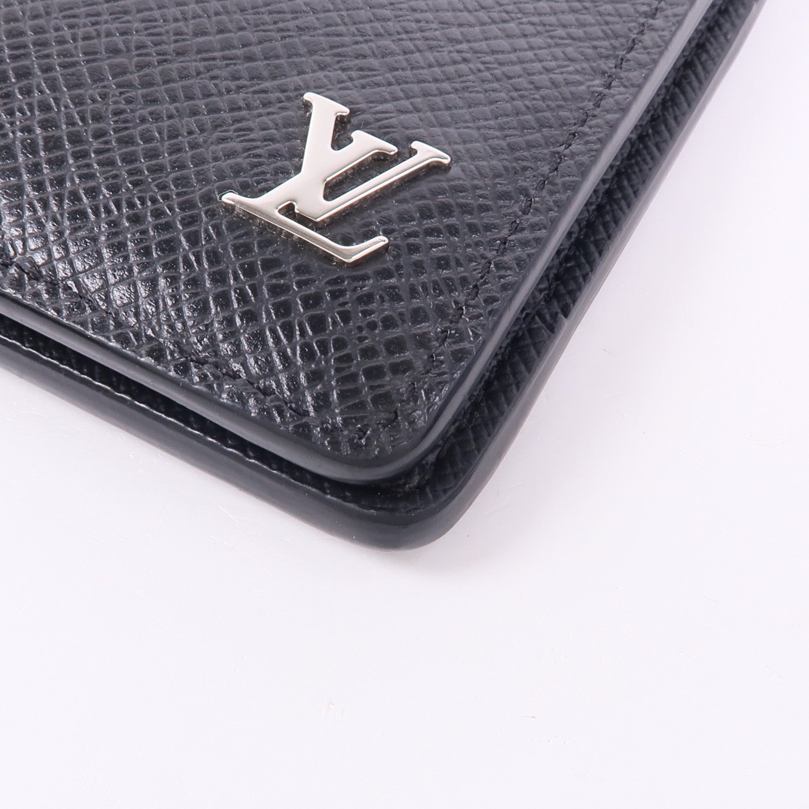LOUIS VUITTON Taiga Multiple Wallet銀扣錢包