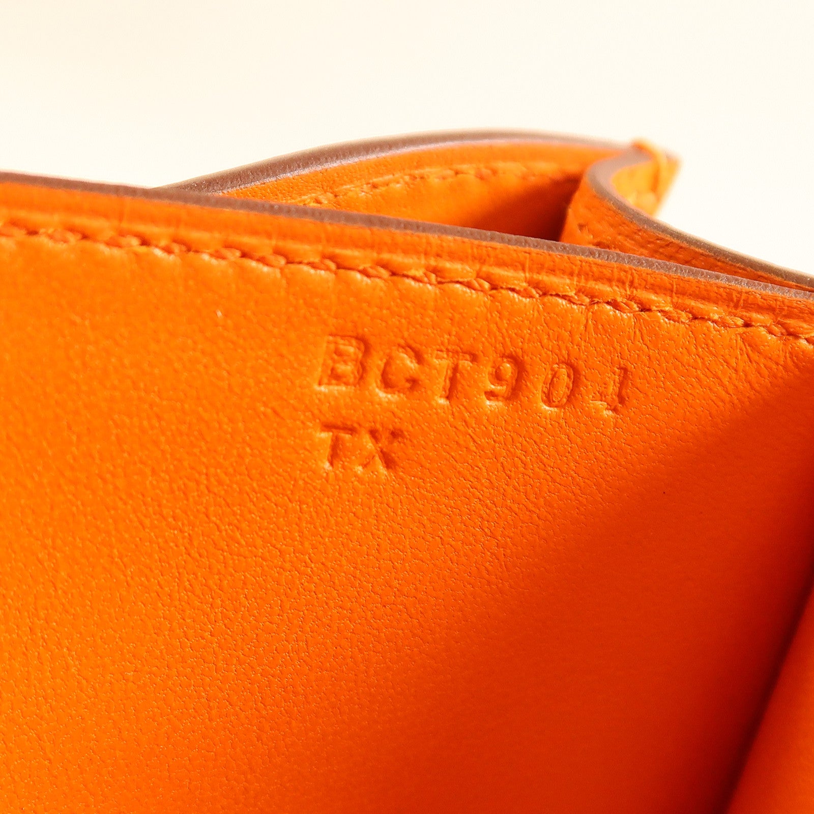 HERMES Epsom皮革Constance Mini金扣肩背袋Orange