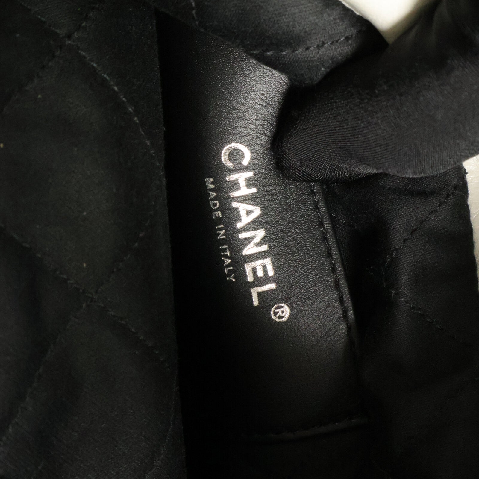 CHANEL 牛皮皮革Chanel 22 Mini鏈帶手挽肩背兩用袋
