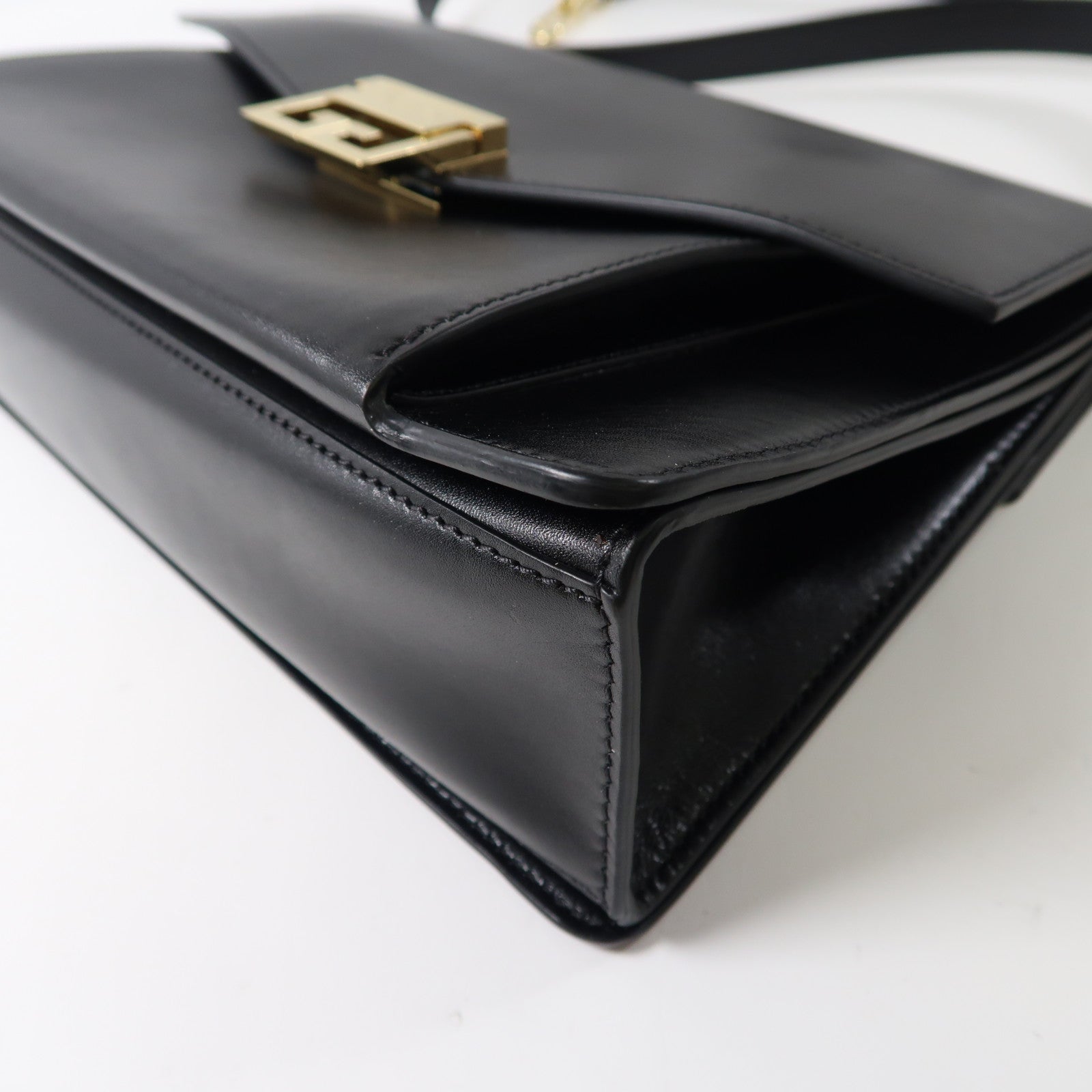 GIVENCHY 牛皮皮革GV3金扣鏈帶手挽肩背兩用袋黑色