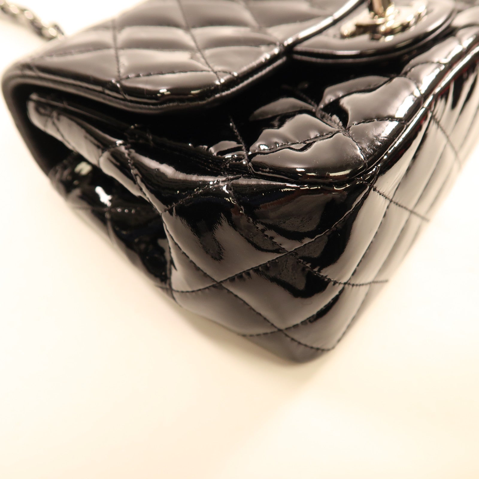 CHANEL 漆皮皮革Mini Classic 17銀扣鏈帶肩背袋