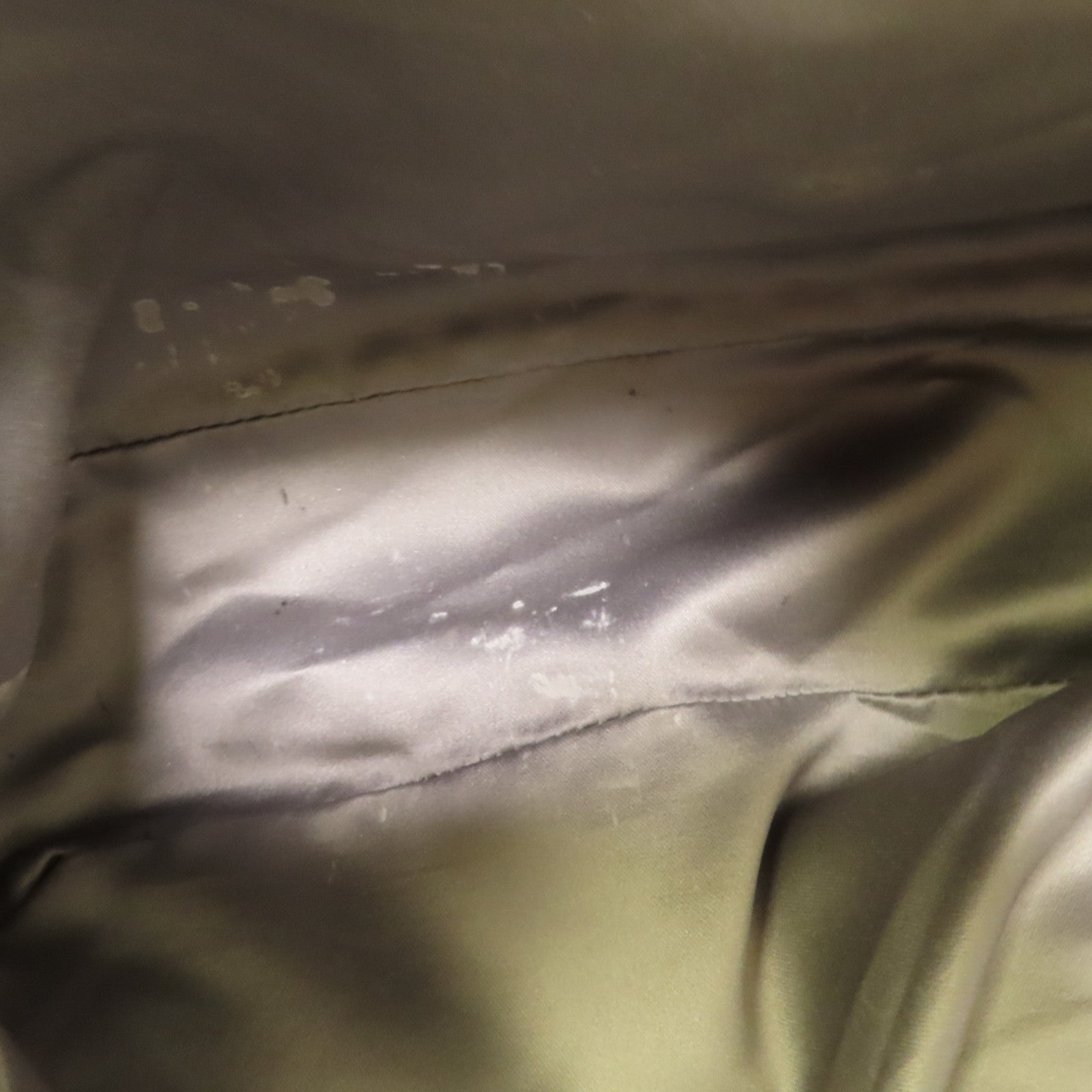 CHANEL 漆皮皮革Chain Shoulder銀扣肩背袋