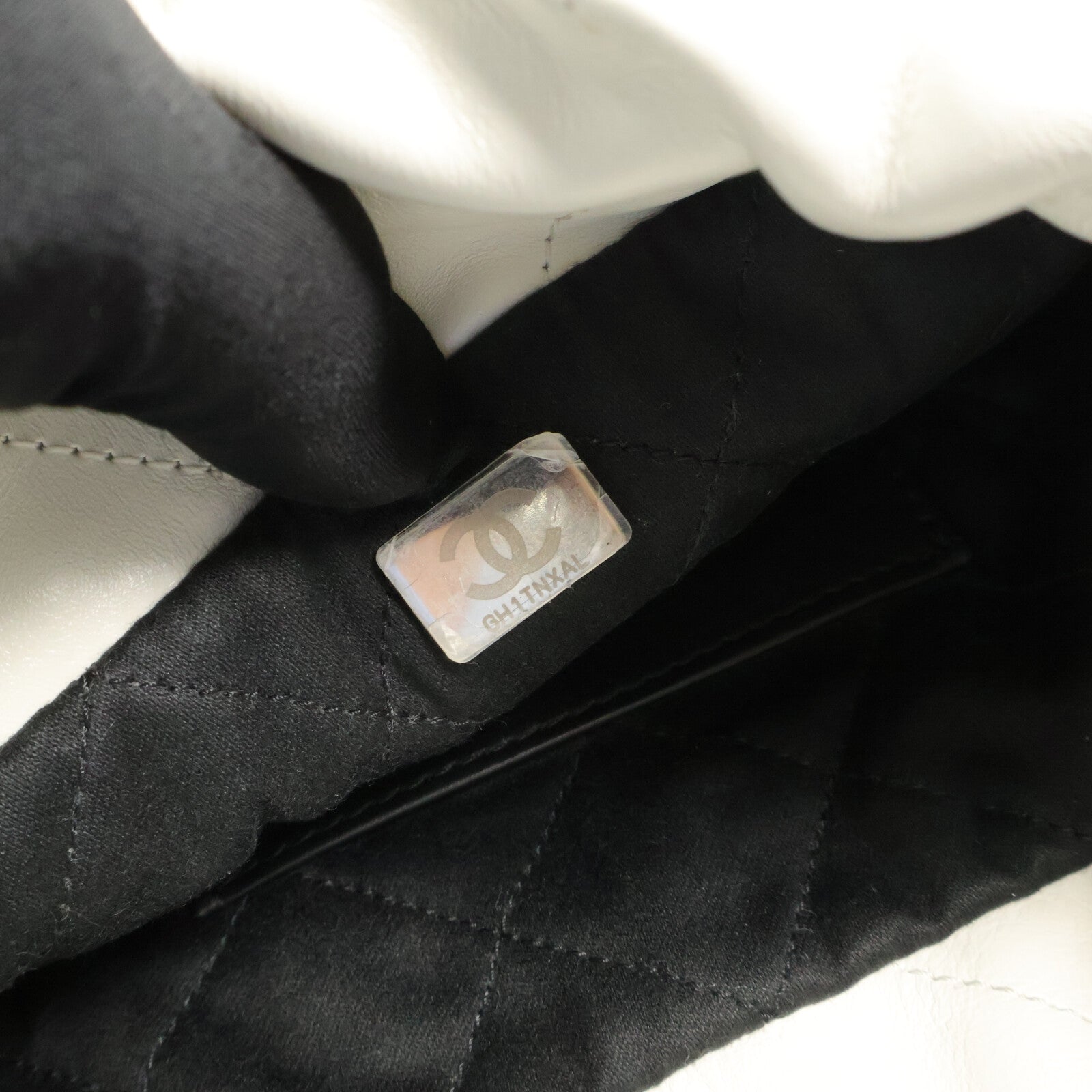 CHANEL 牛皮皮革Chanel 22 Mini鏈帶手挽肩背兩用袋