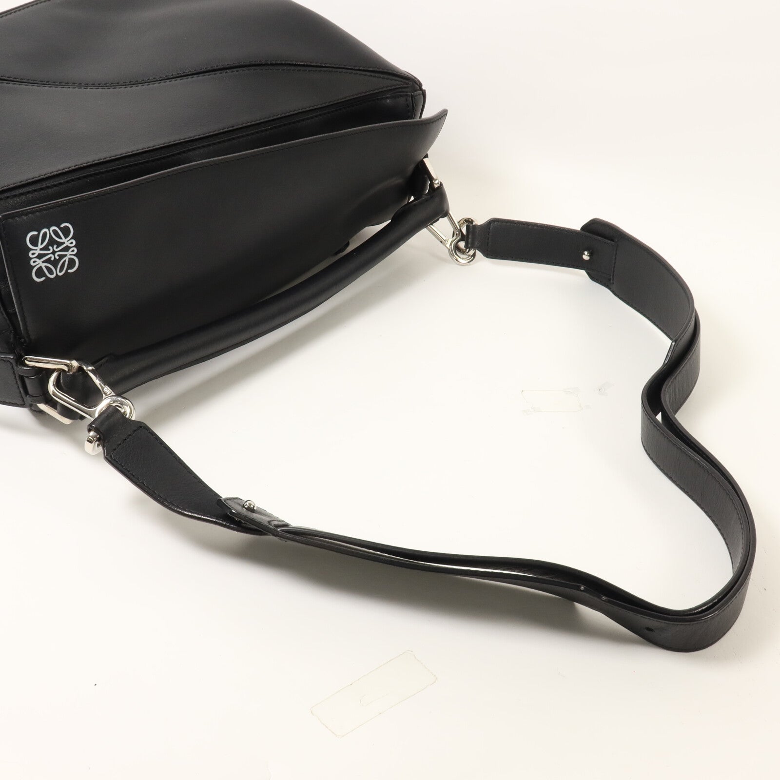 LOEWE 牛皮皮革Puzzle Medium手挽肩背兩用袋