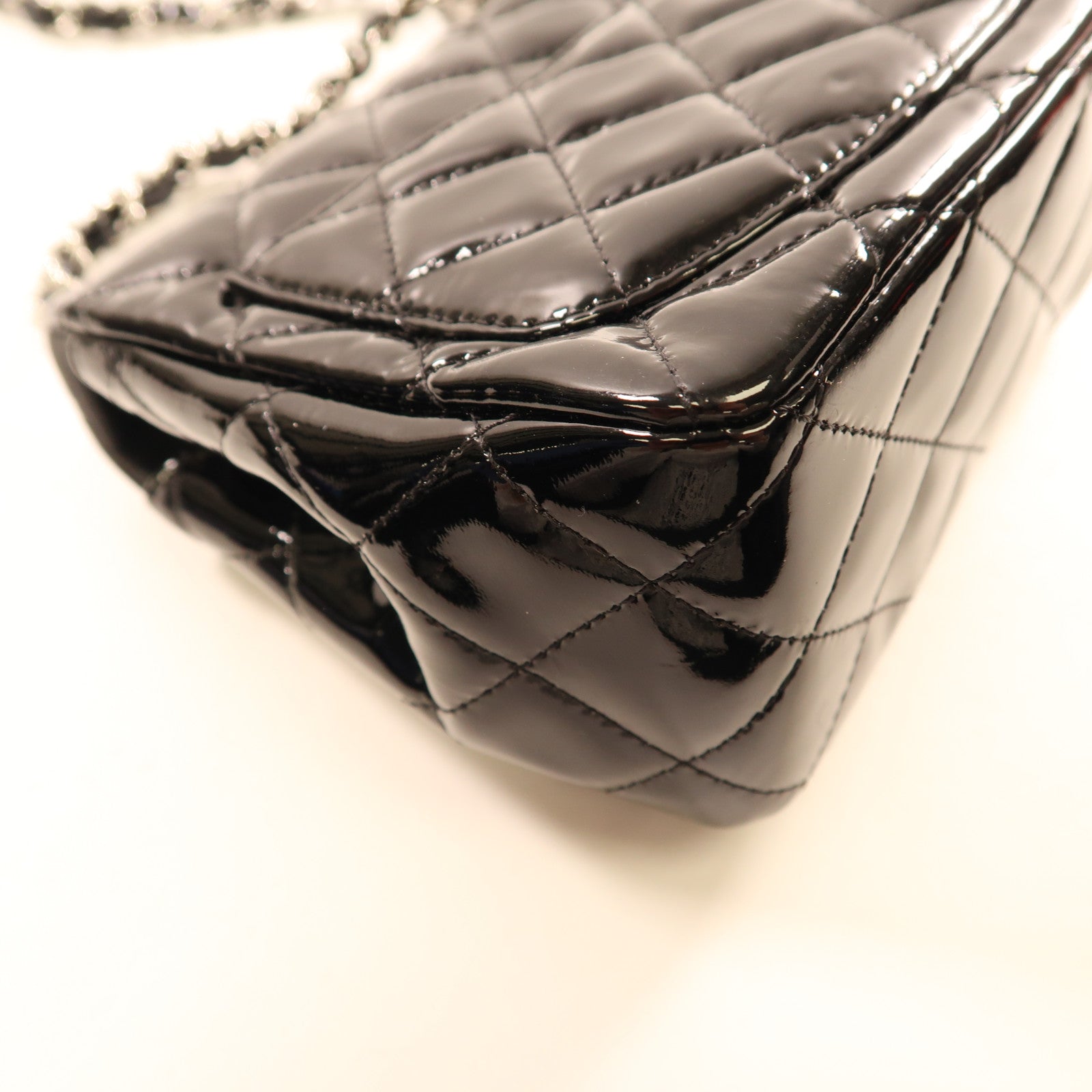CHANEL 漆皮皮革Mini Classic 17銀扣鏈帶肩背袋