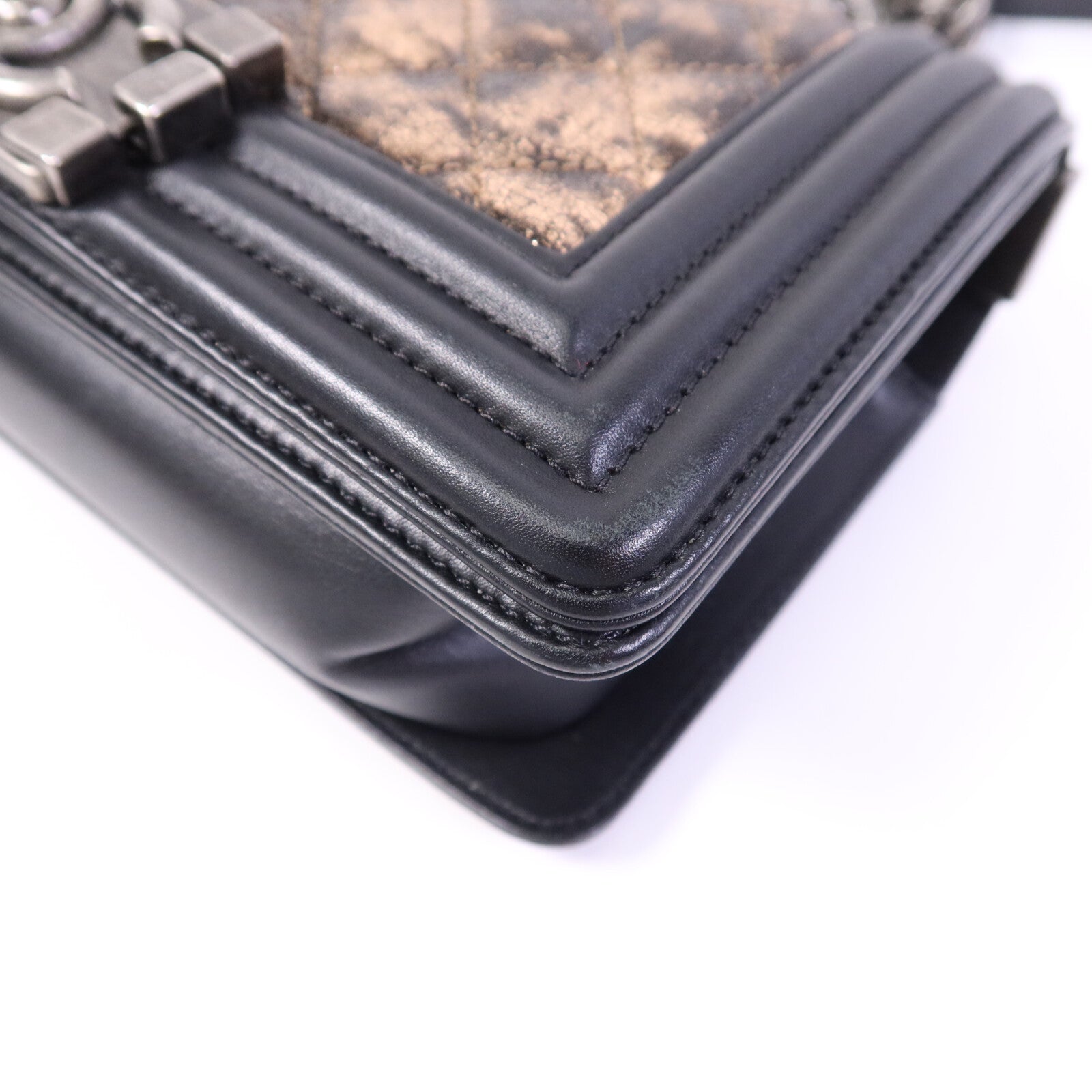 CHANEL 牛皮皮革Boy 20銀扣鏈帶肩背袋