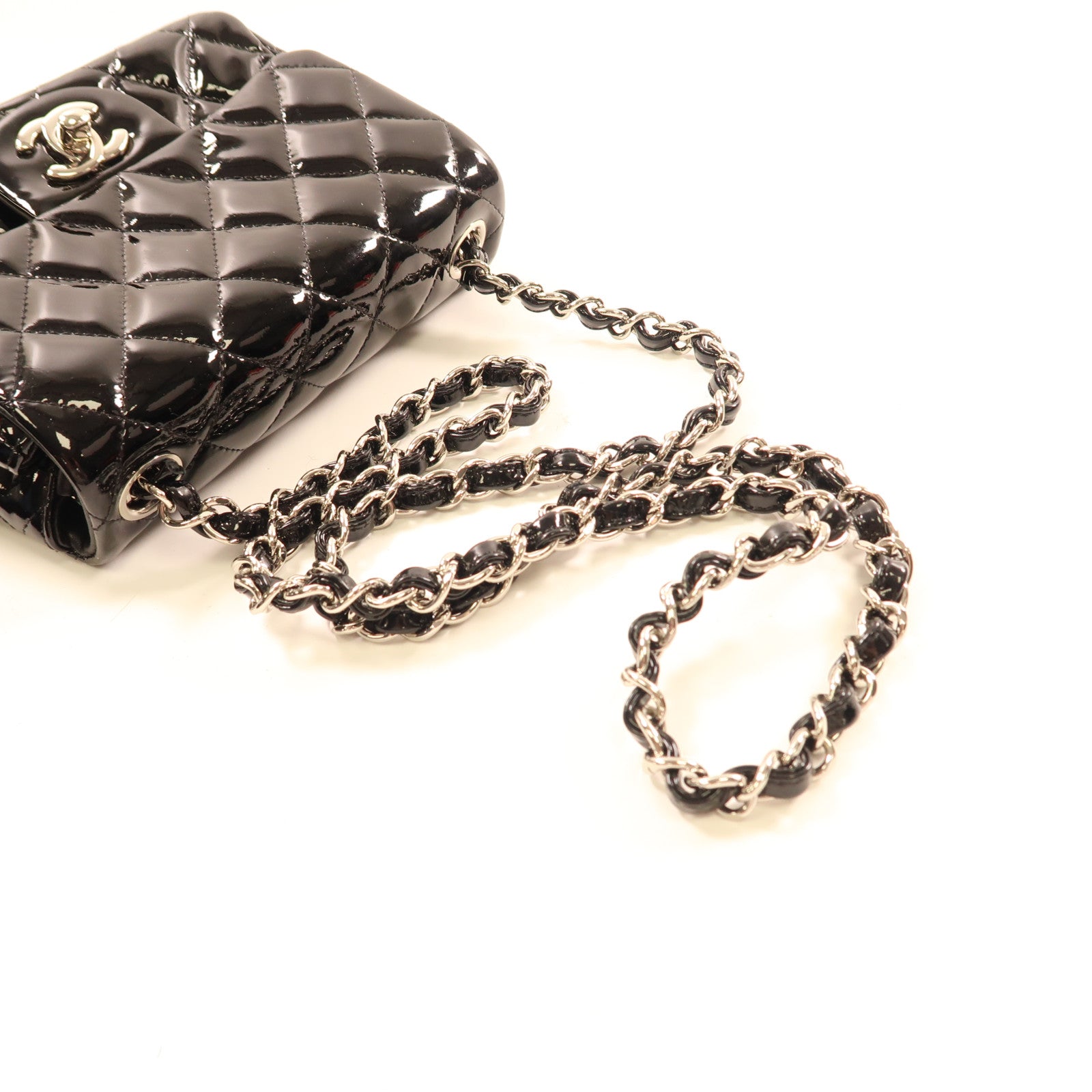 CHANEL 漆皮皮革Mini Classic 17銀扣鏈帶肩背袋