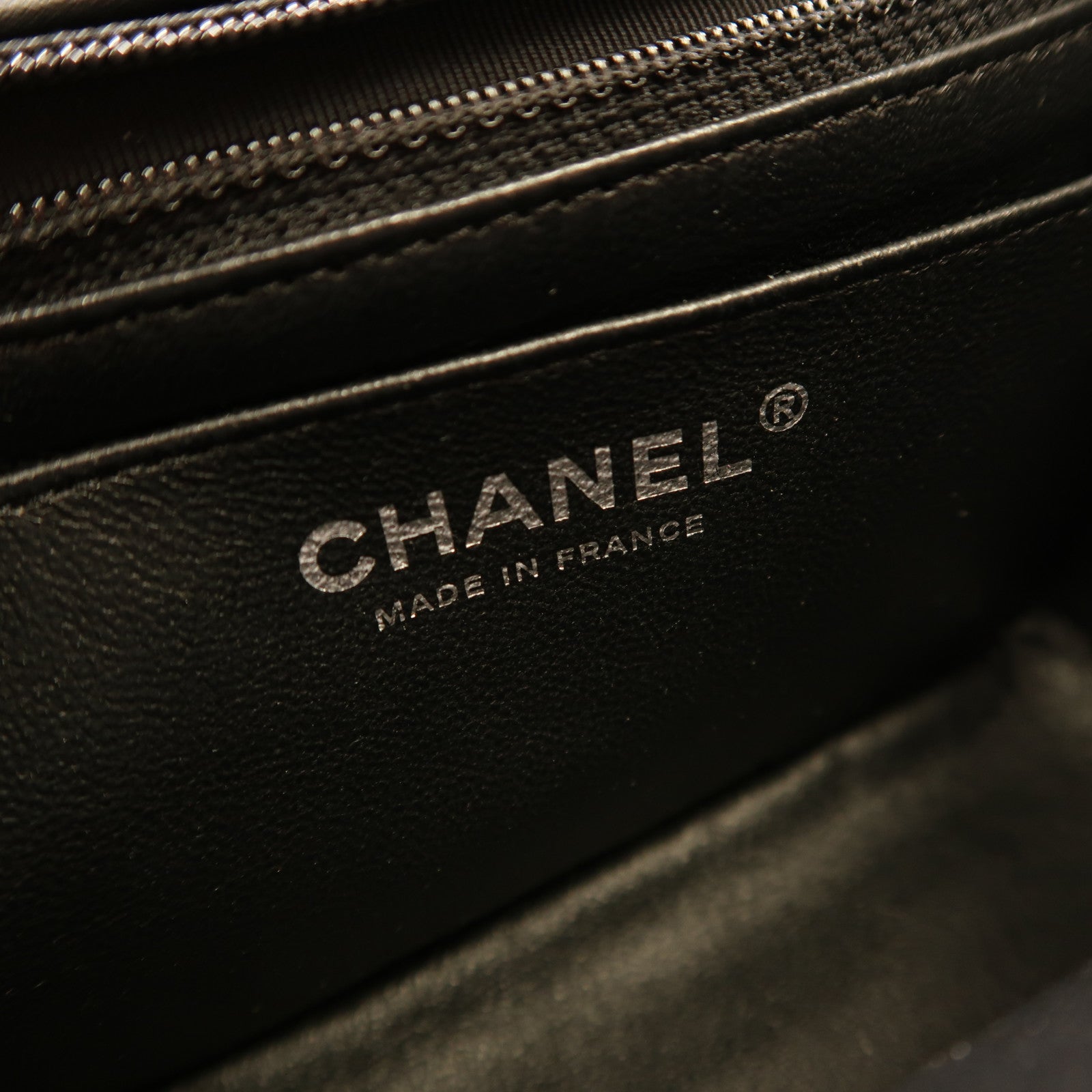 CHANEL 漆皮皮革Mini Classic 17銀扣鏈帶肩背袋