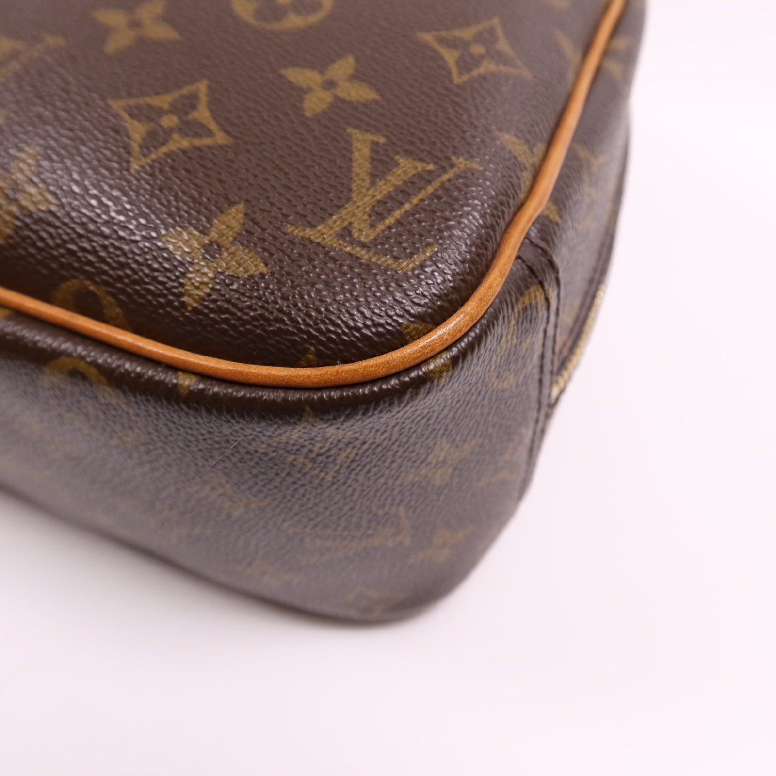 LOUIS VUITTON Monogram Trouville金扣手挽袋