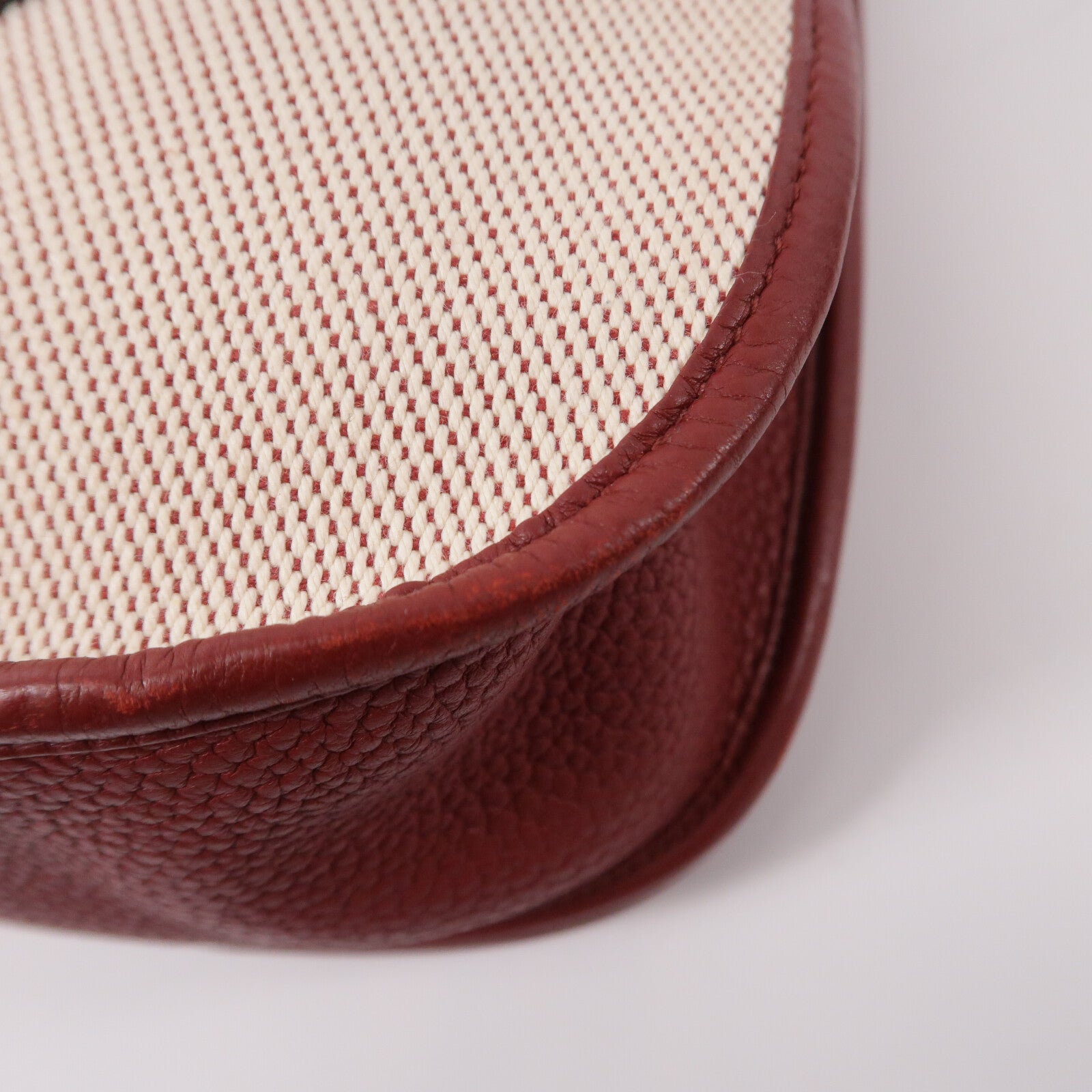 HERMES 帆布/Clemence皮革Evelyne PM肩背袋Rouge