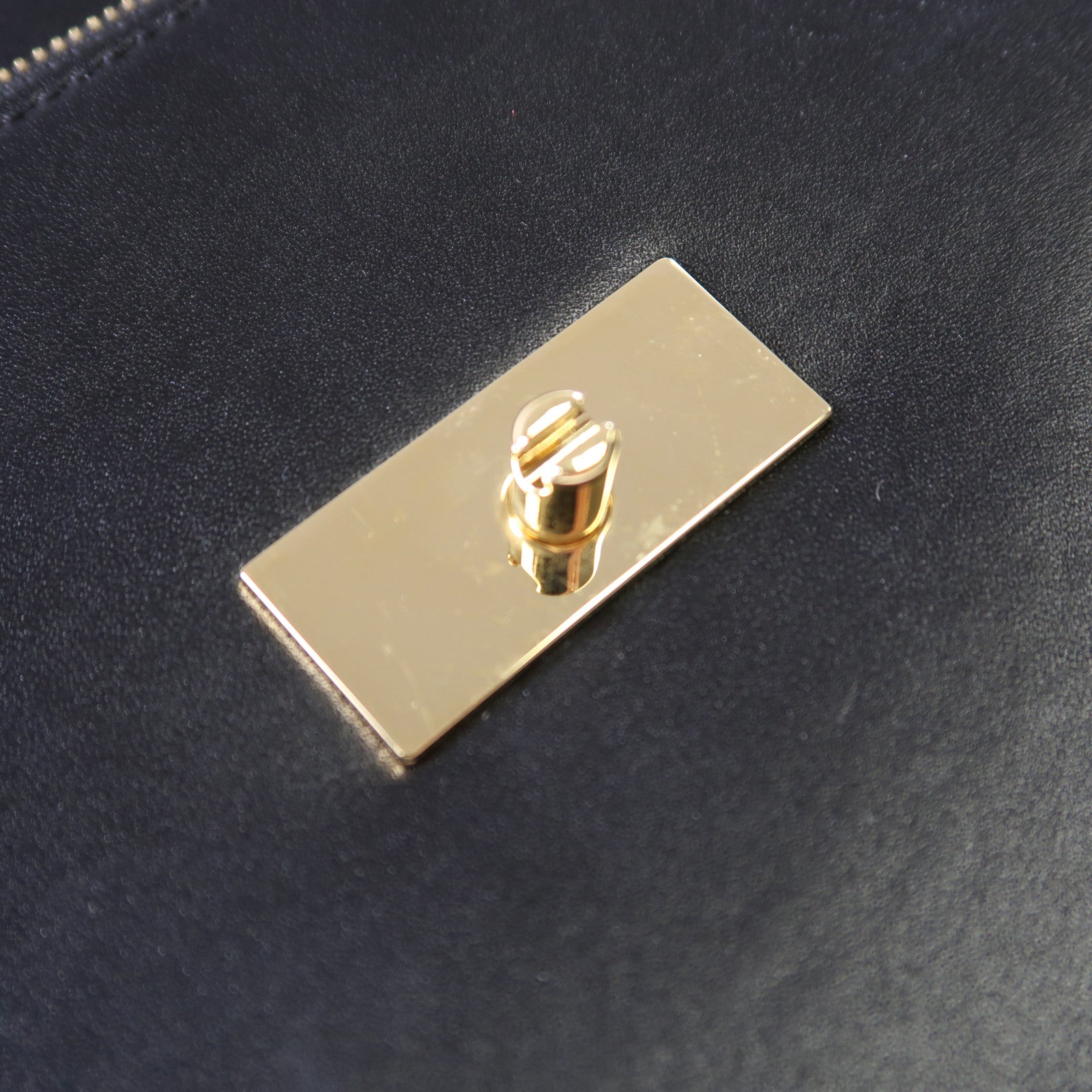 GIVENCHY 牛皮皮革GV3金扣鏈帶手挽肩背兩用袋黑色