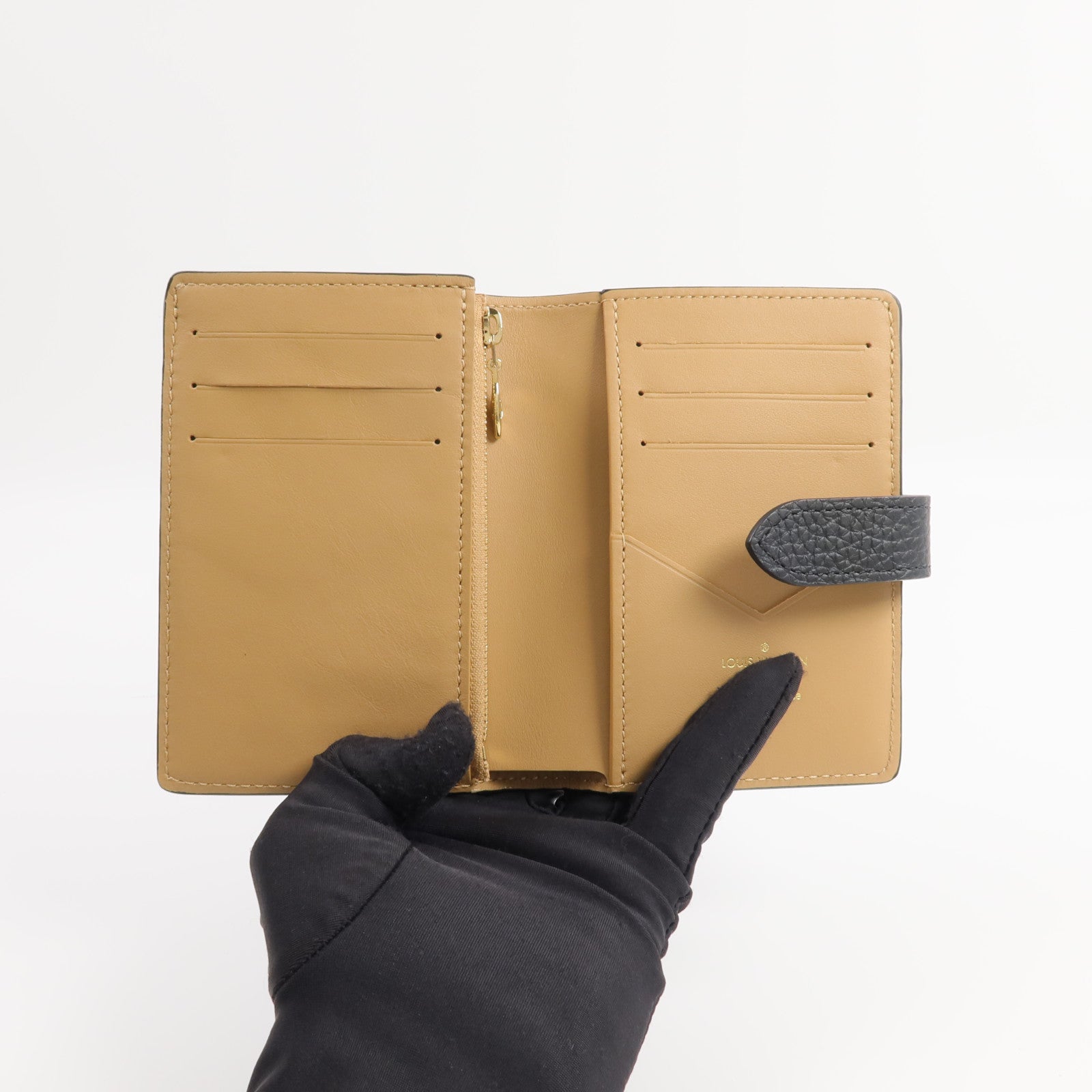 LOUIS VUITTON Taurilloni皮革Vertical Capucines Wallet錢包