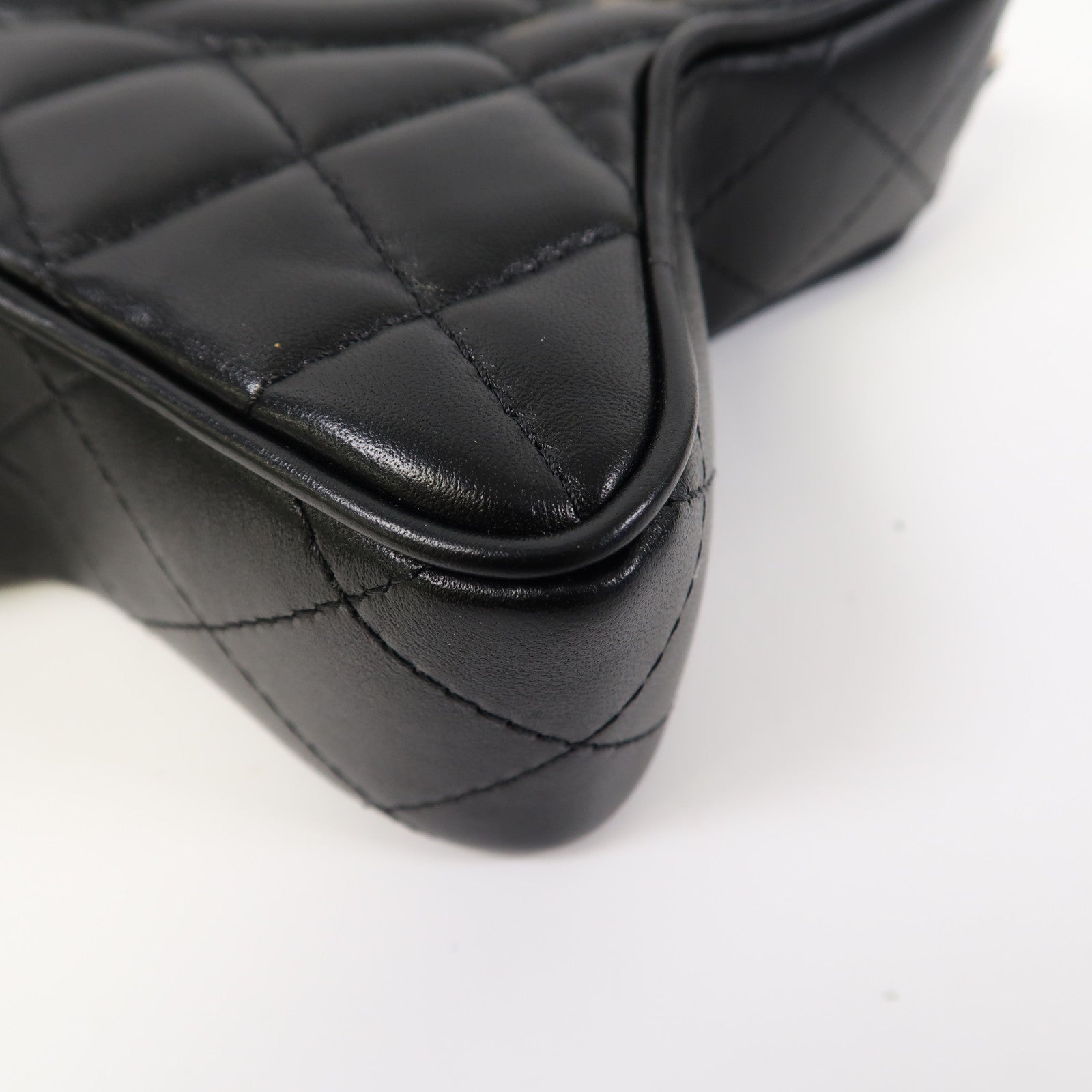 CHANEL 菱格羊皮皮革Chain Shoulder金扣鏈帶肩背袋黑色