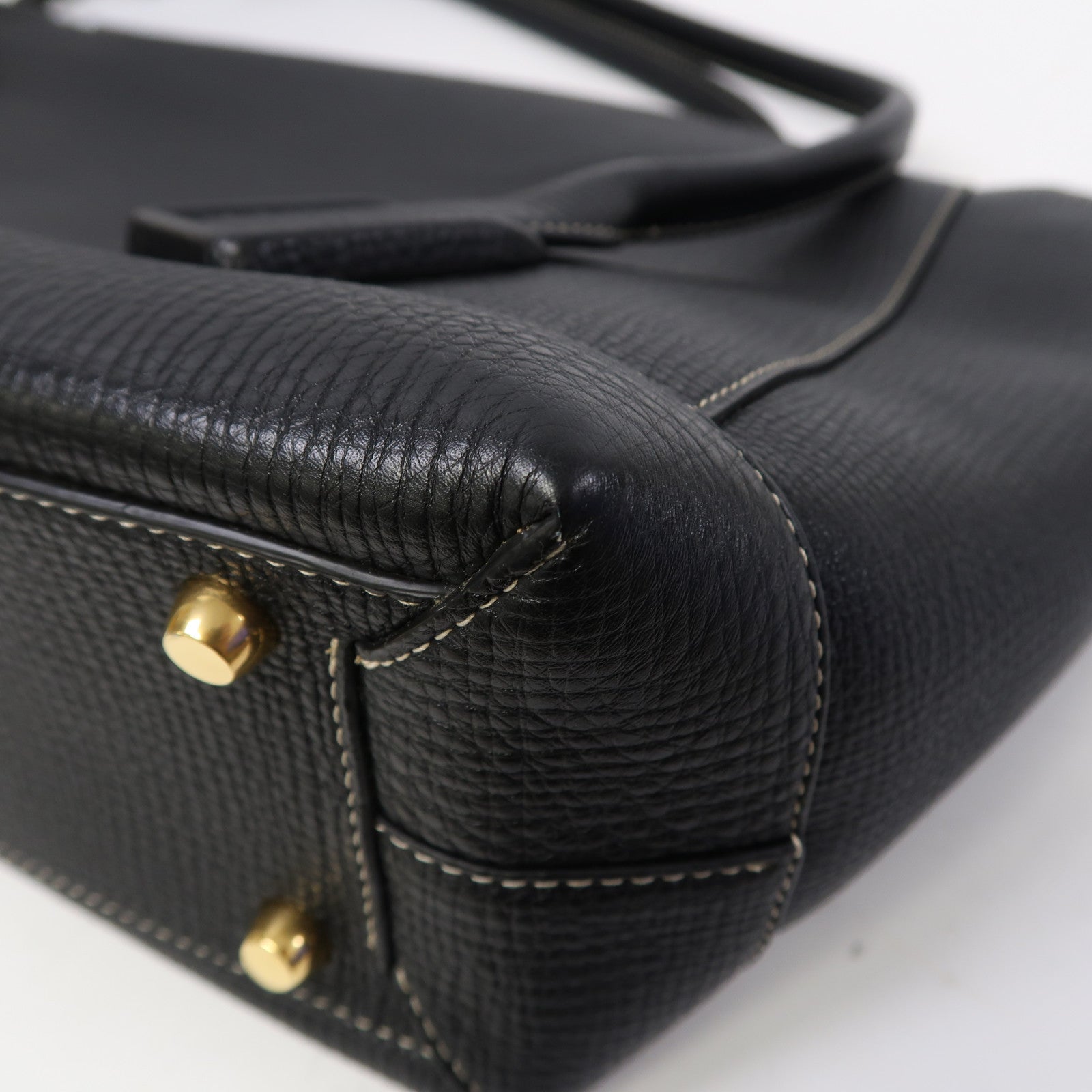 BOTTEGA VENETA 牛皮皮革Tote Bag金扣肩背袋黑色